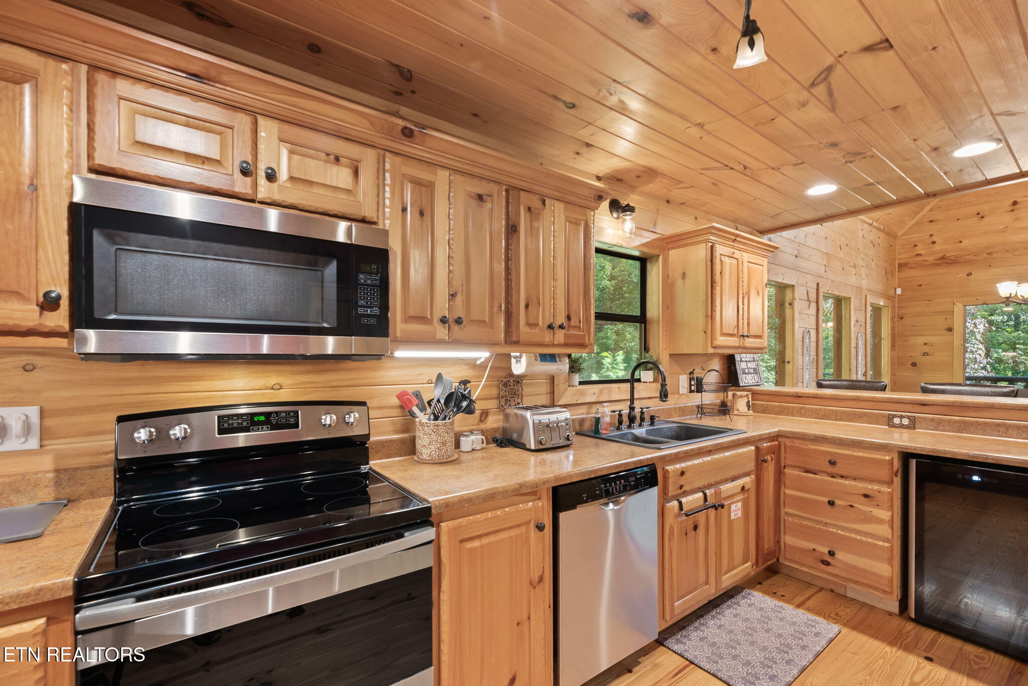 2439 Woodside Lane Sevierville TN 37862