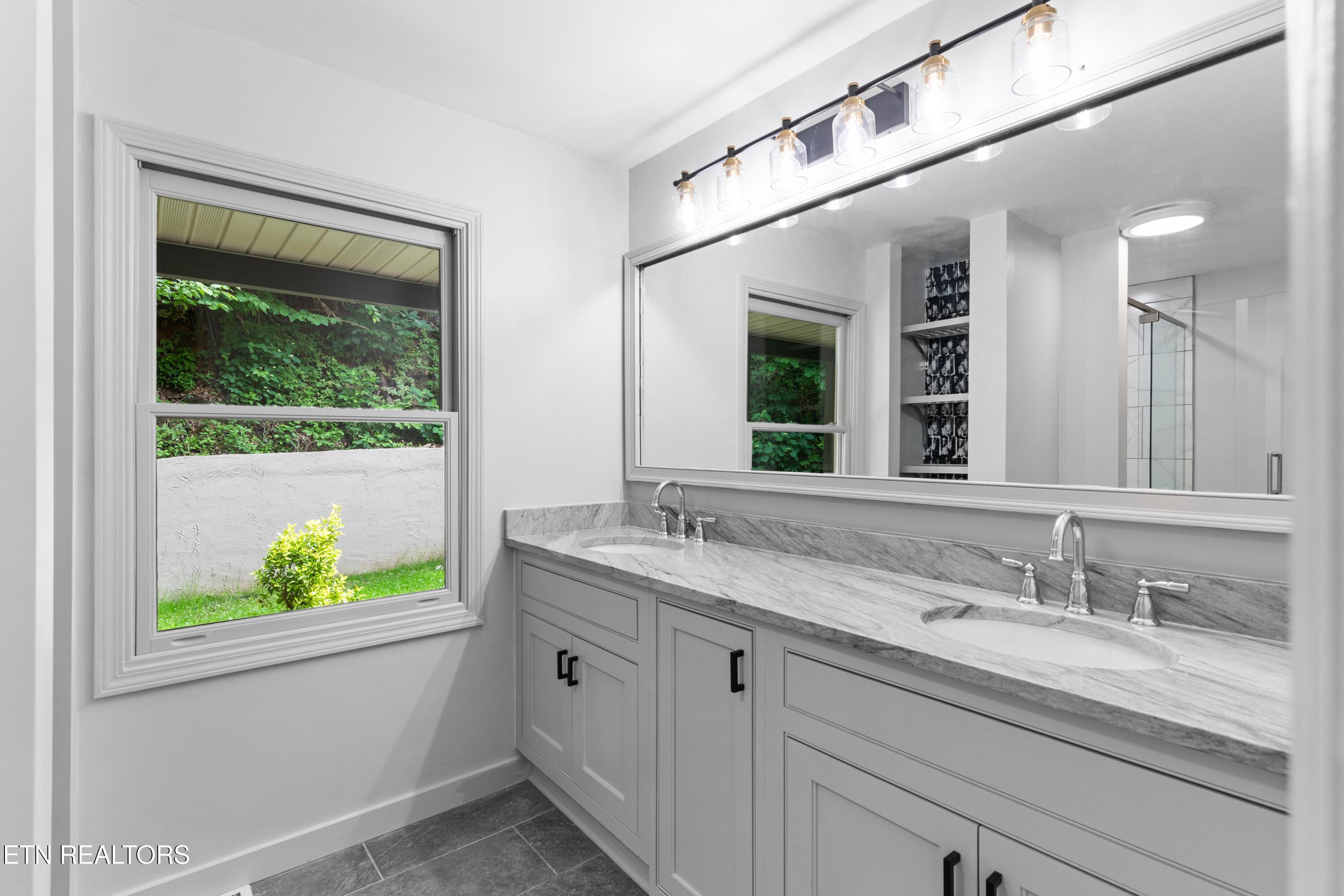 120 Kingdom Lane Walland TN 37886