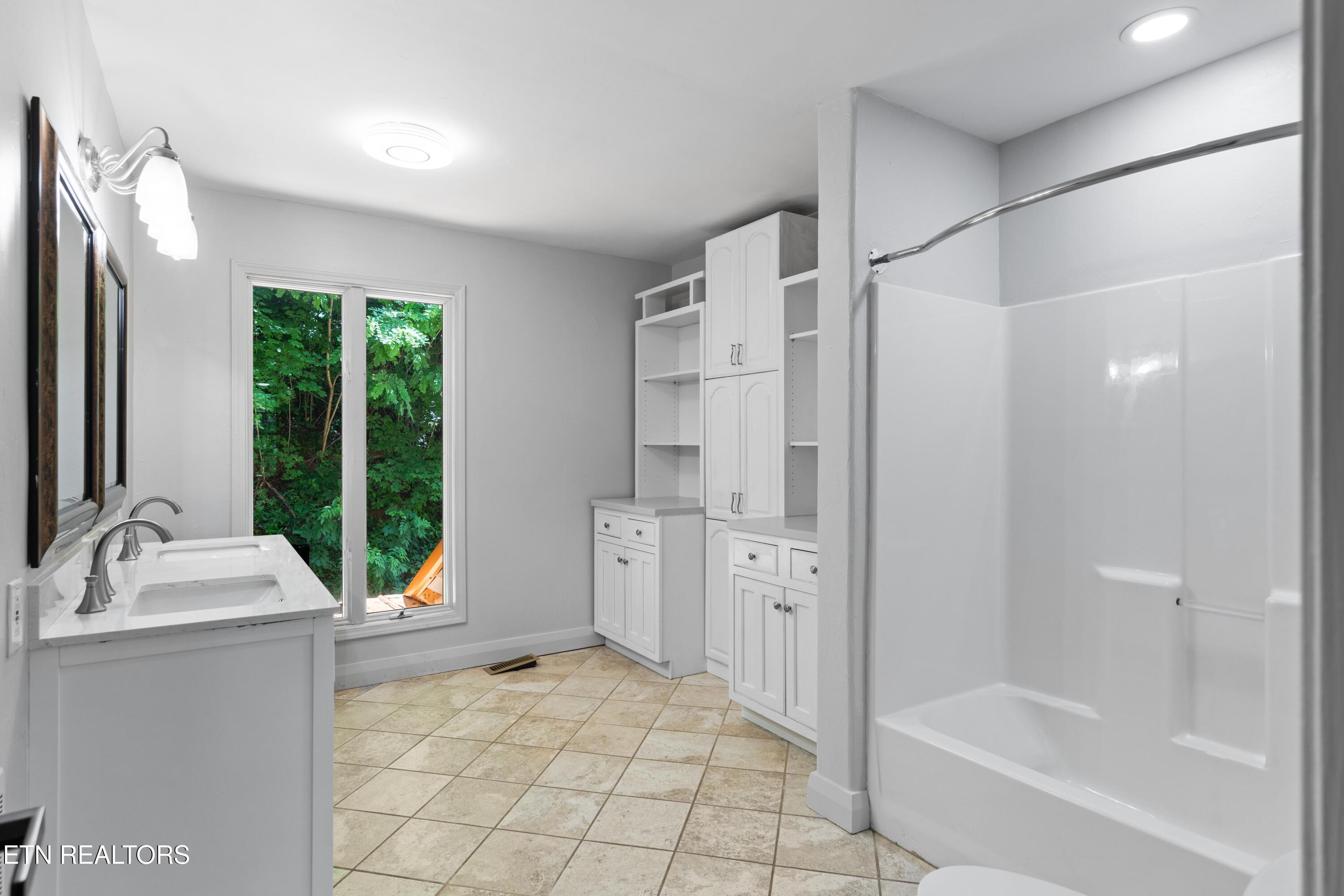 120 Kingdom Lane Walland TN 37886