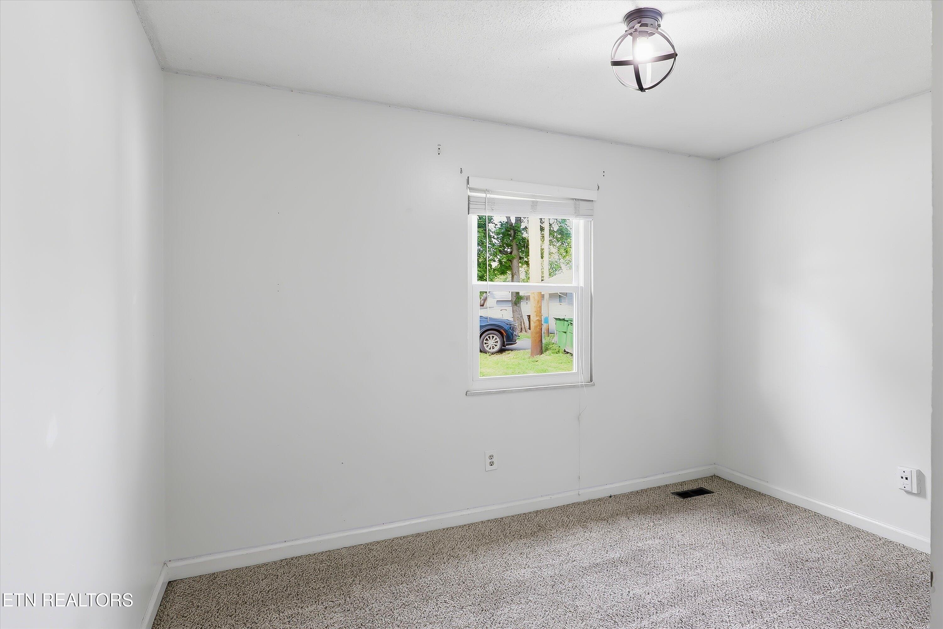 816 Pershing Street Maryville TN 37801