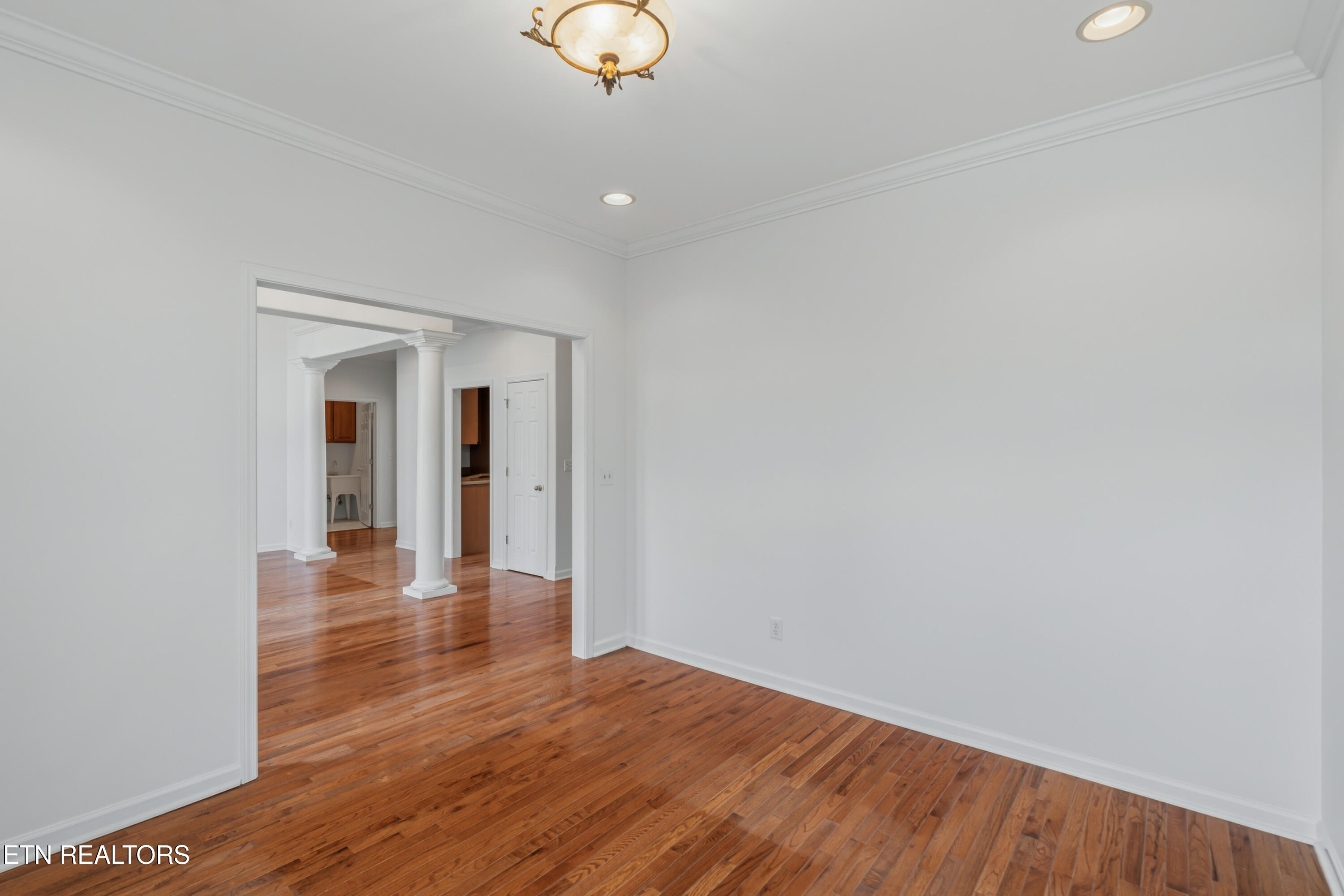 267 Paradise Lane Jacksboro TN 37757
