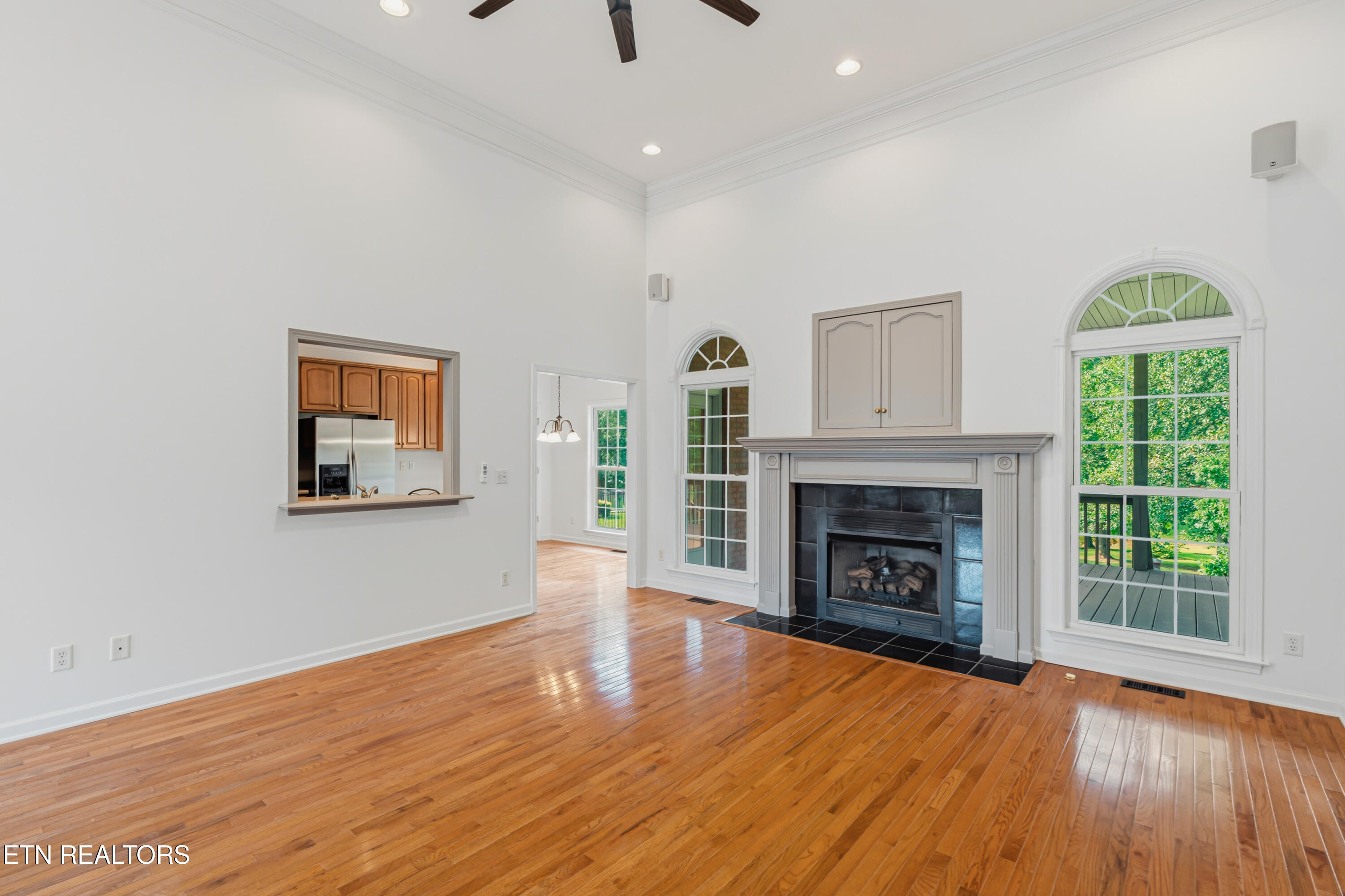 267 Paradise Lane Jacksboro TN 37757