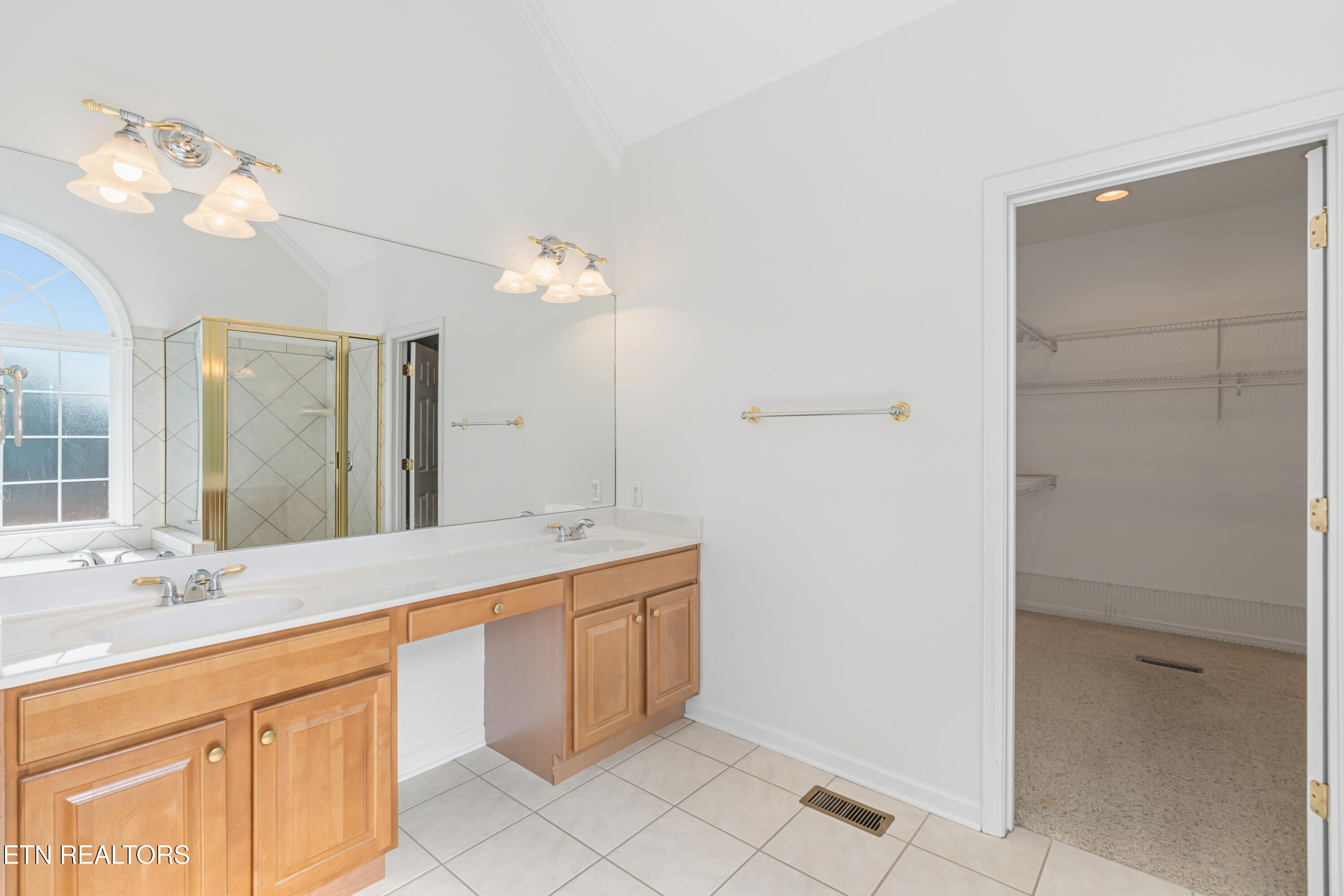 267 Paradise Lane Jacksboro TN 37757