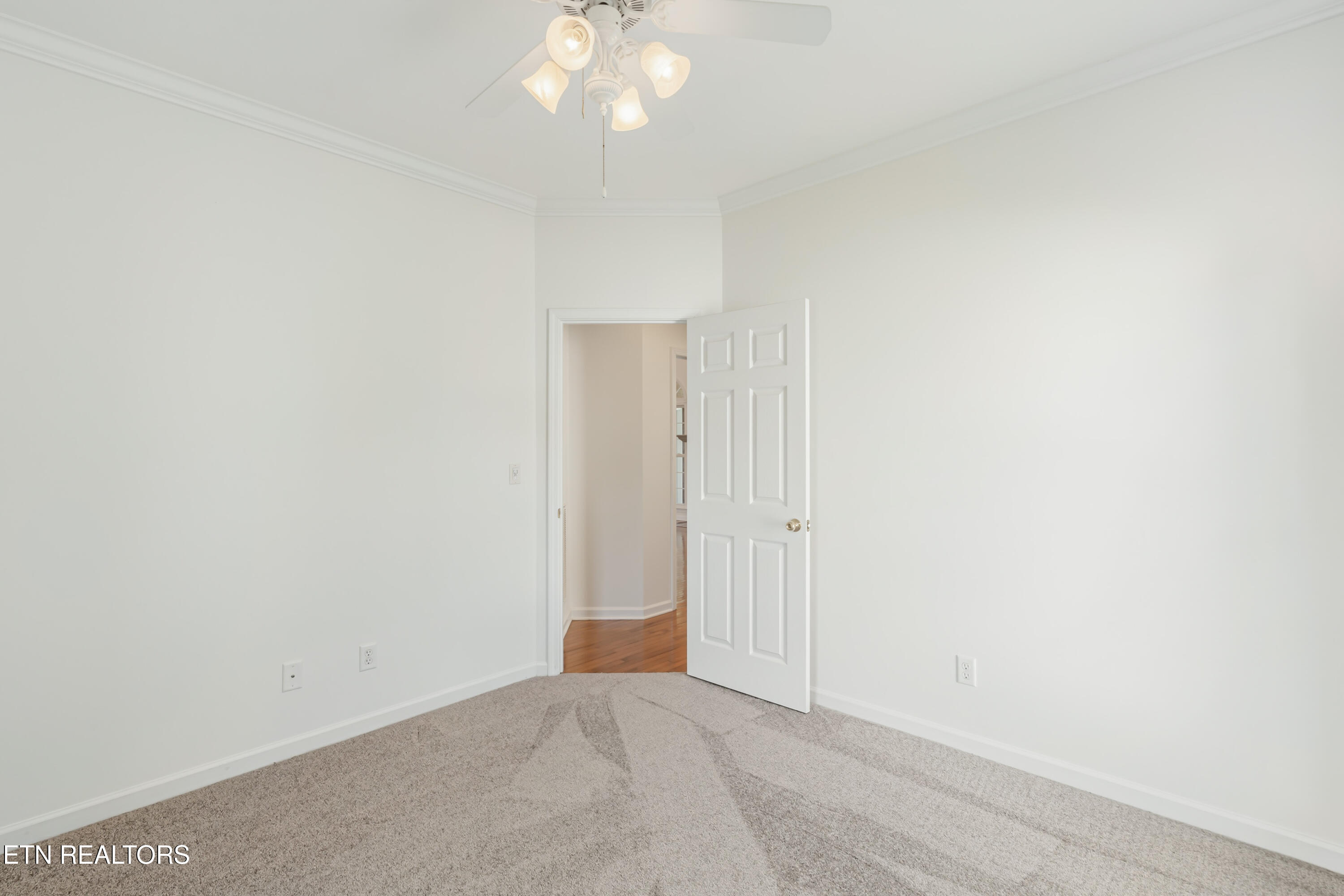 267 Paradise Lane Jacksboro TN 37757