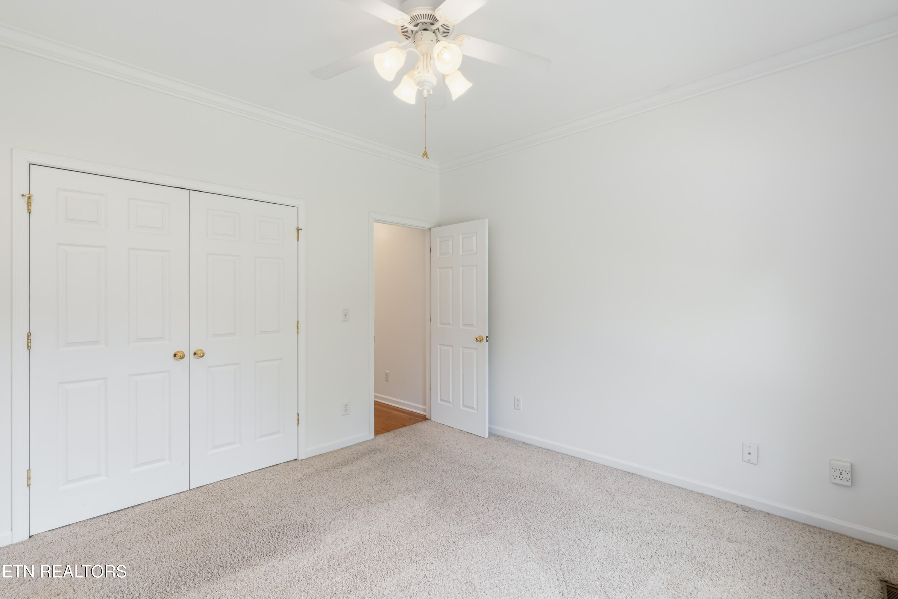 267 Paradise Lane Jacksboro TN 37757