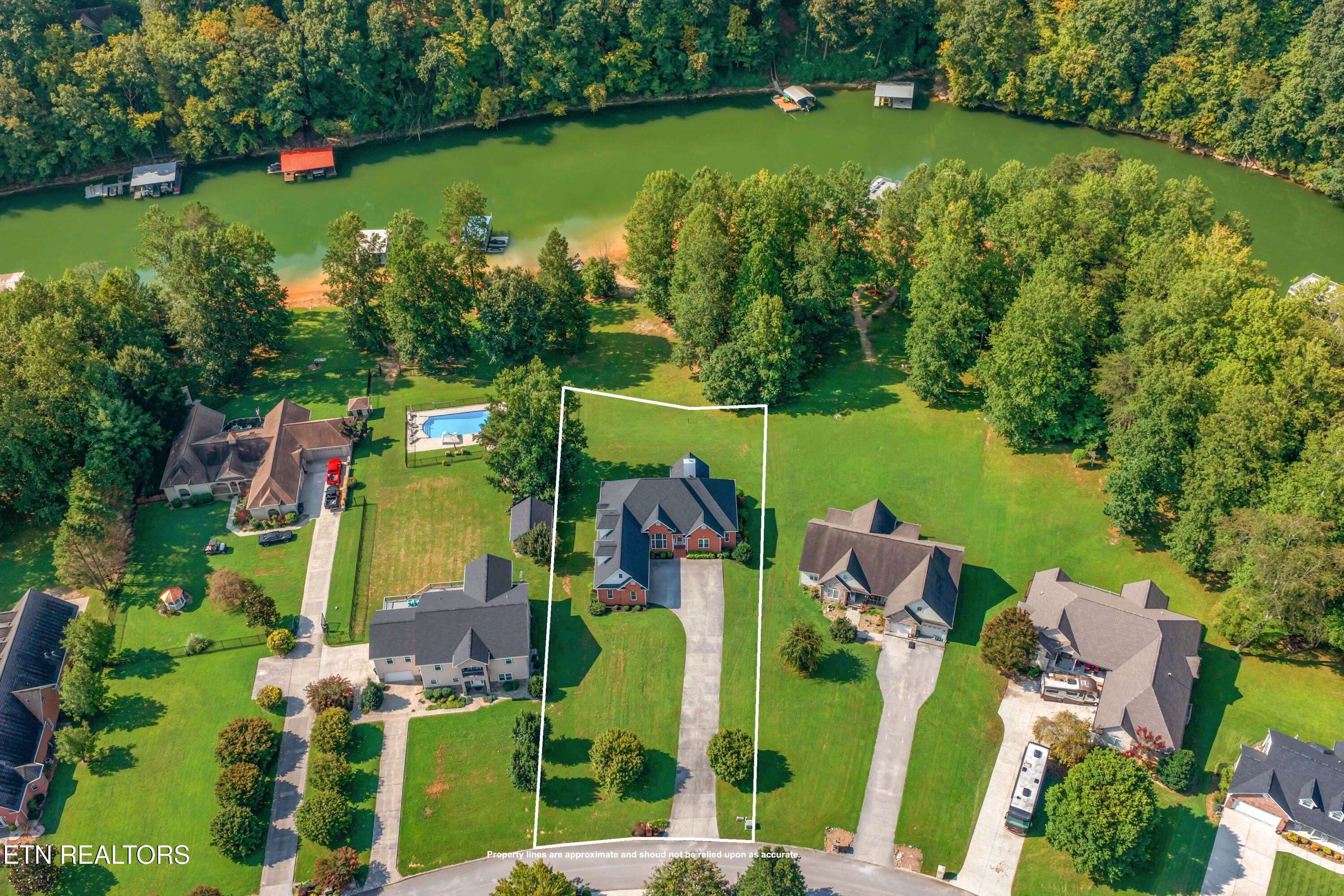 267 Paradise Lane Jacksboro TN 37757