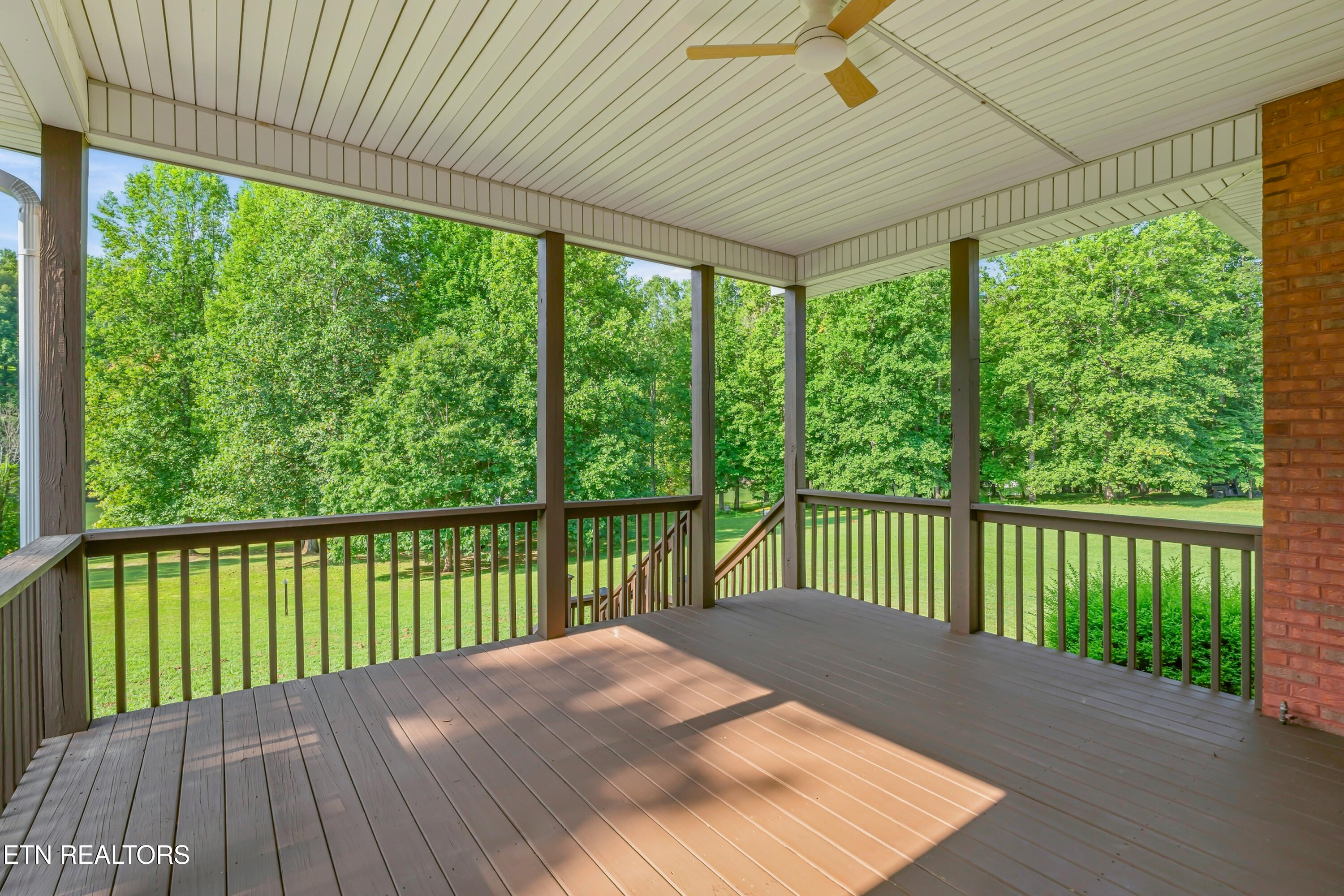 267 Paradise Lane Jacksboro TN 37757