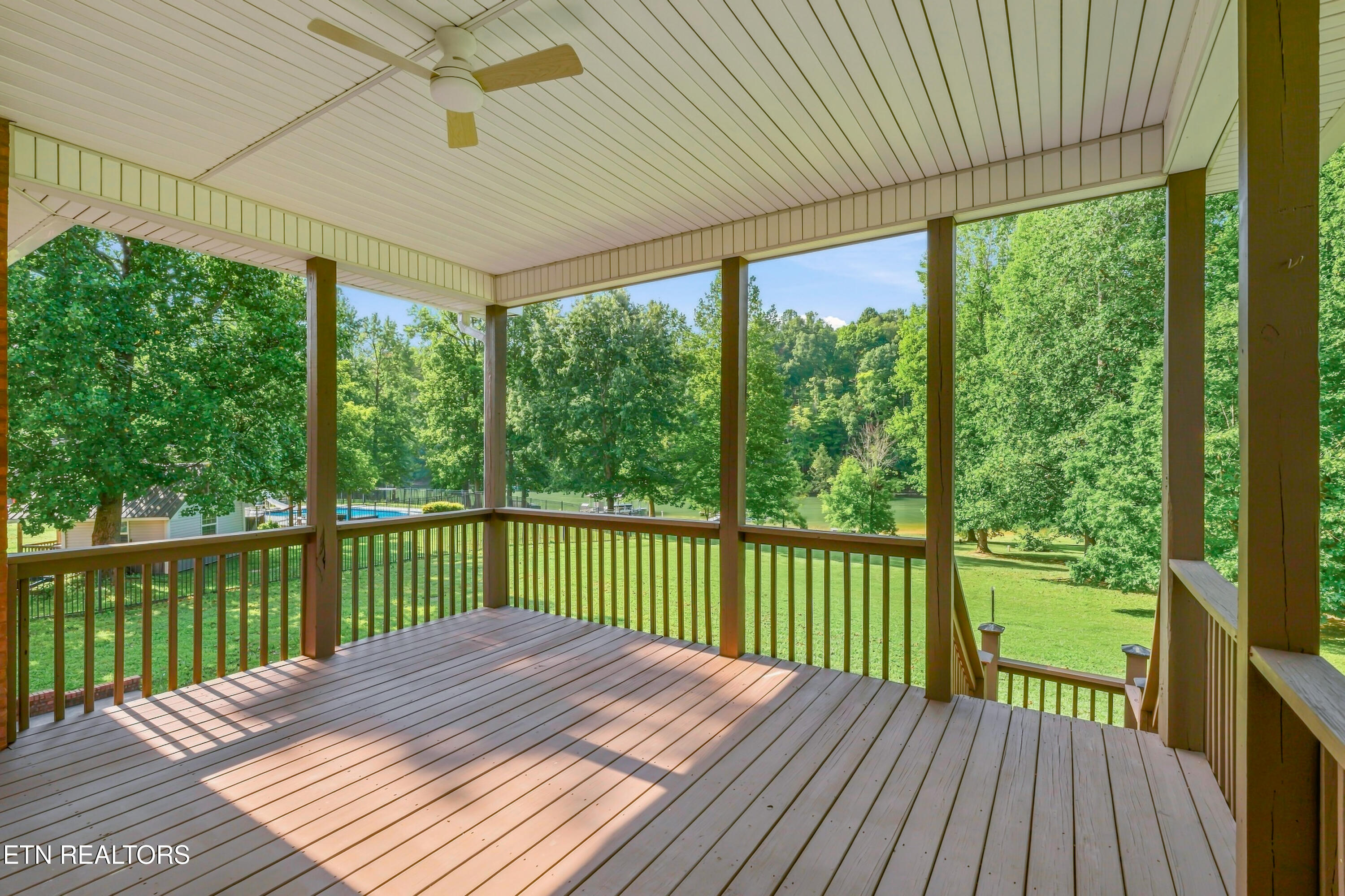 267 Paradise Lane Jacksboro TN 37757