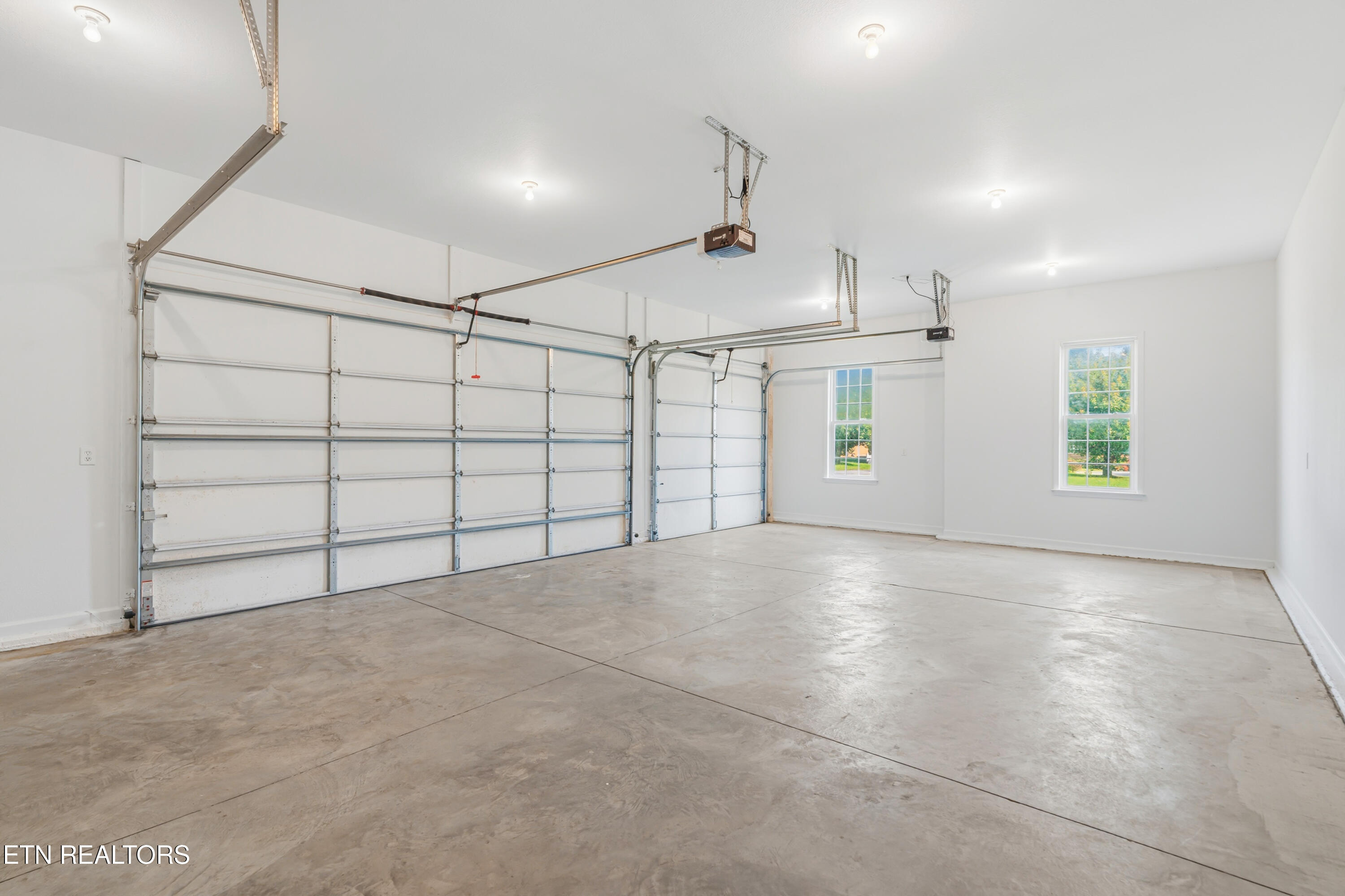 267 Paradise Lane Jacksboro TN 37757