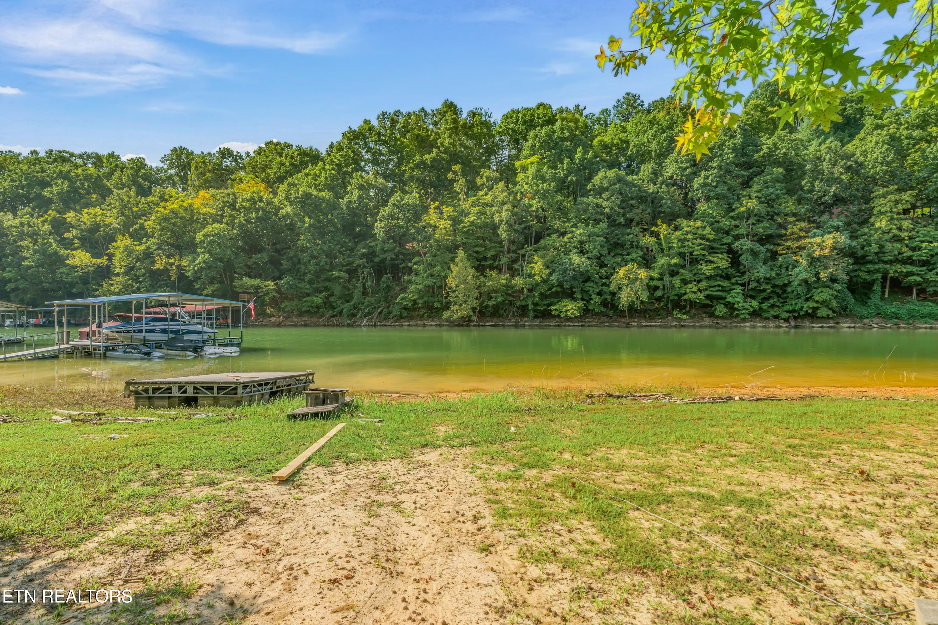 267 Paradise Lane Jacksboro TN 37757
