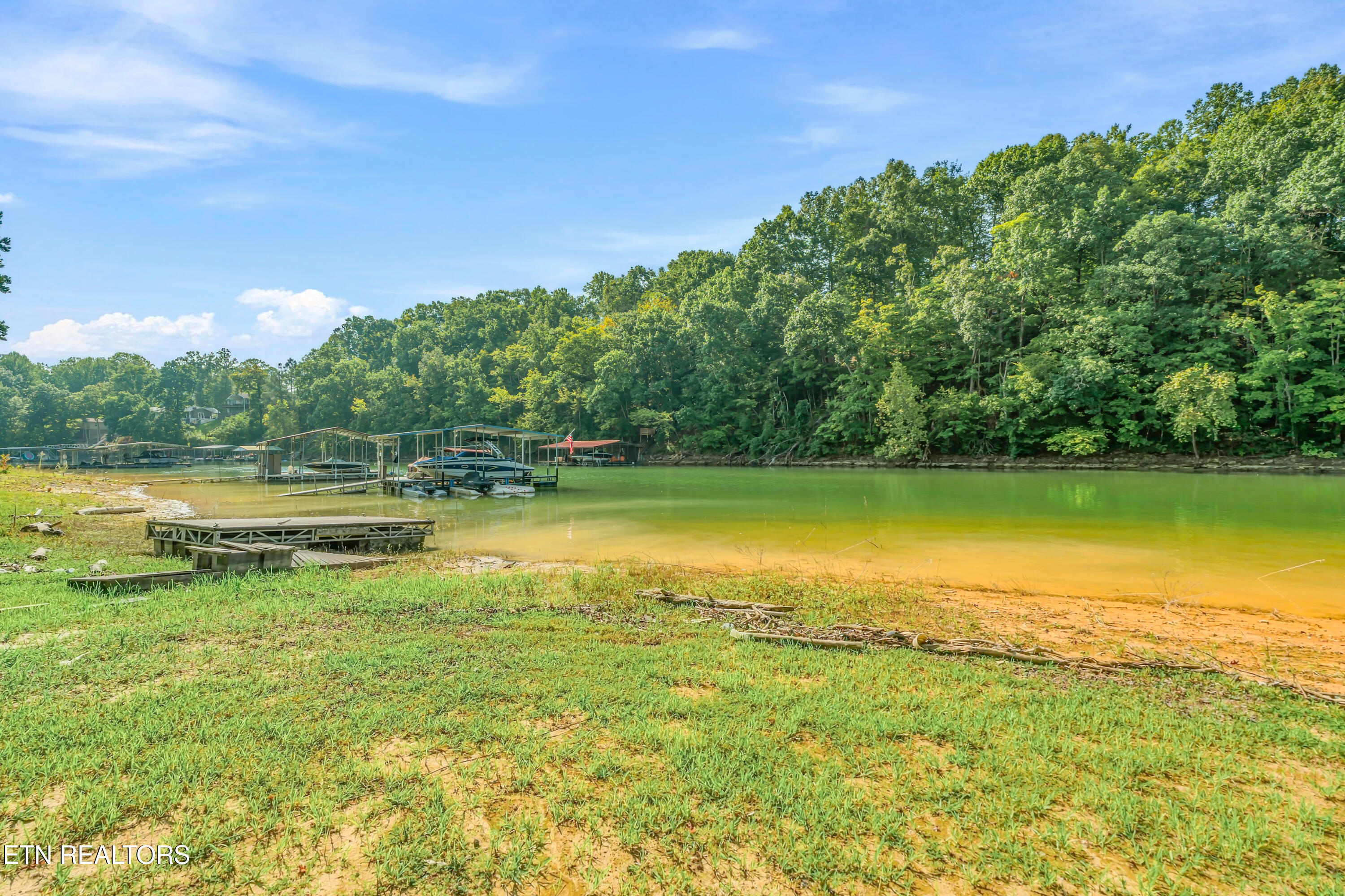 267 Paradise Lane Jacksboro TN 37757