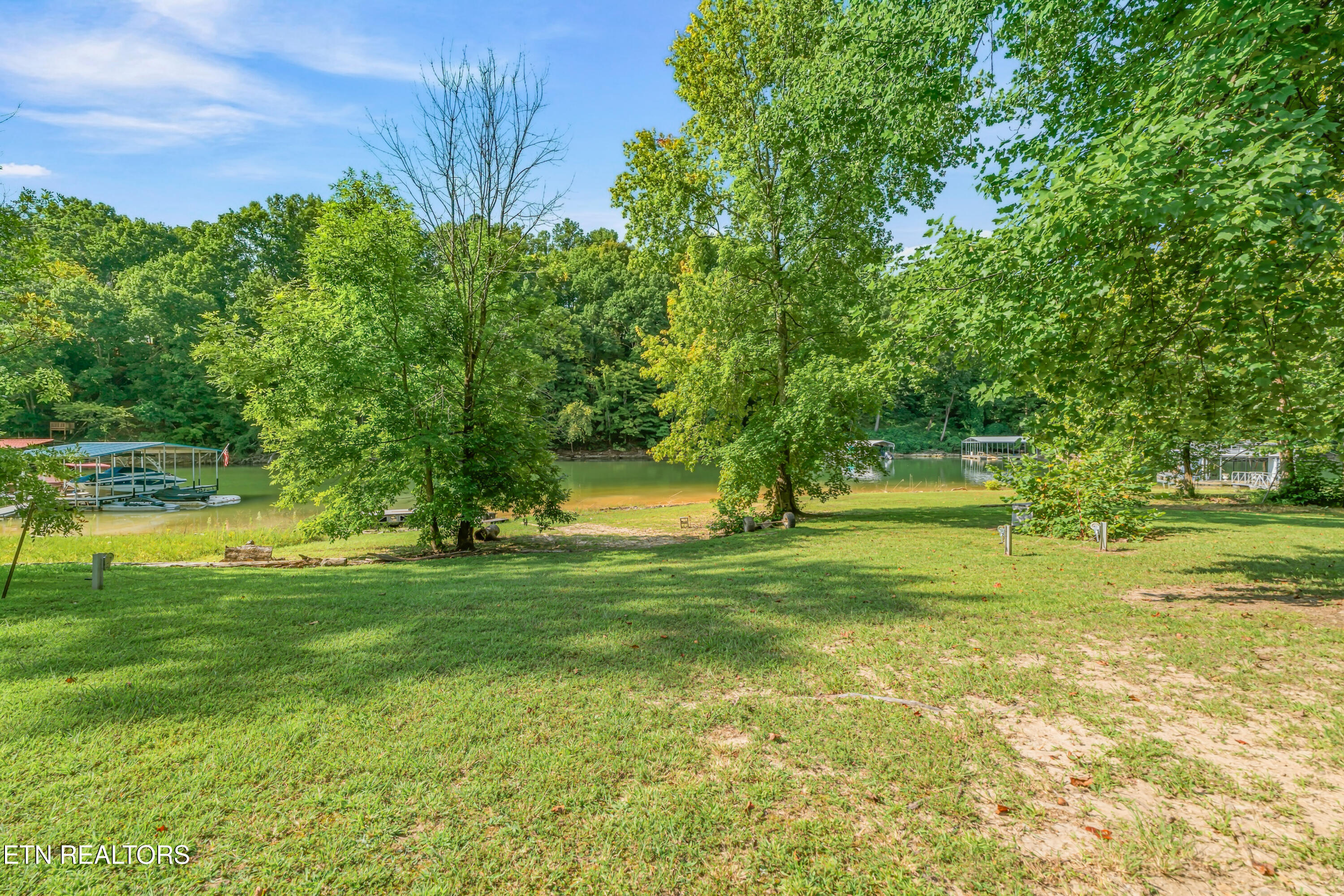 267 Paradise Lane Jacksboro TN 37757