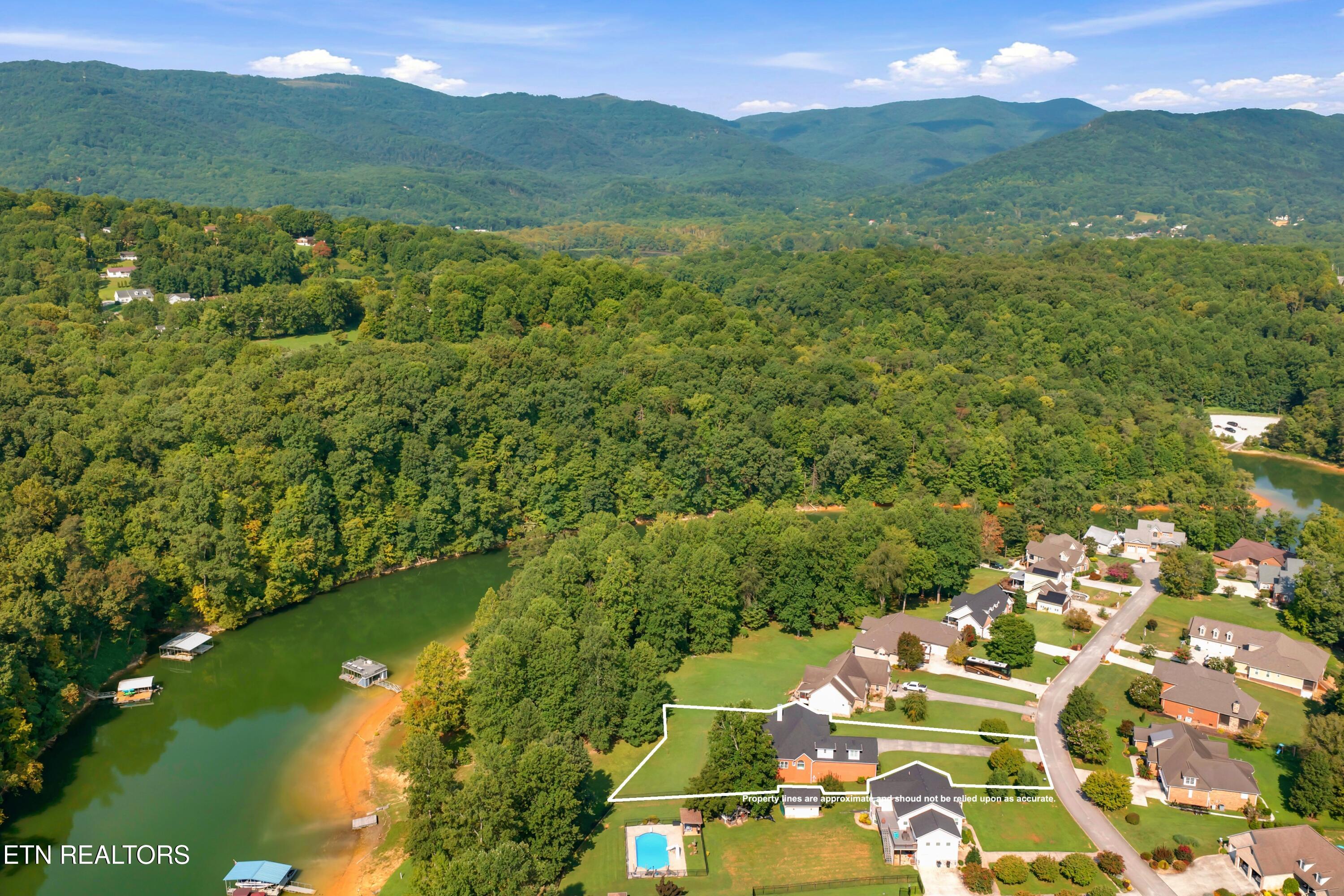 267 Paradise Lane Jacksboro TN 37757