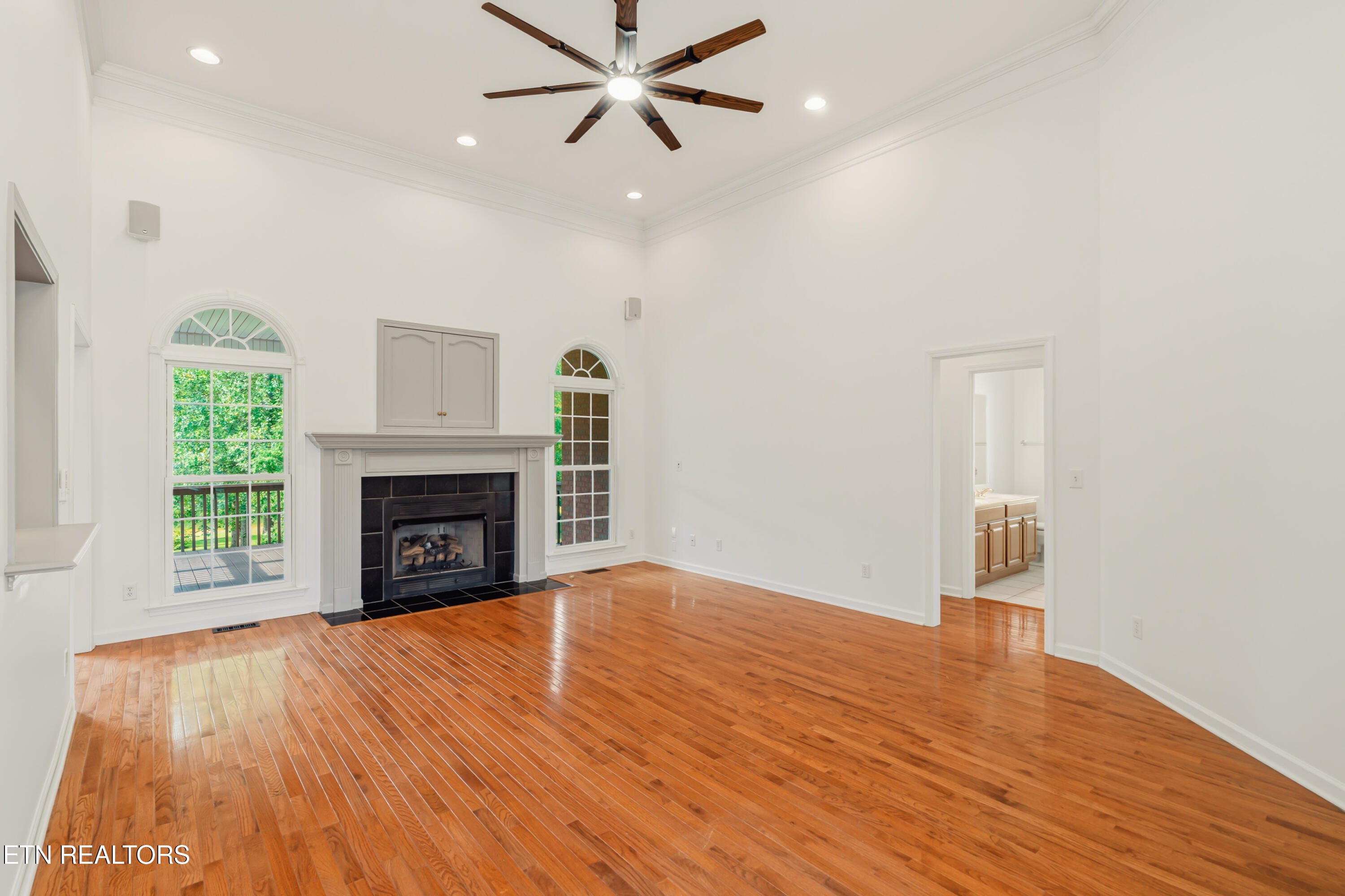 267 Paradise Lane Jacksboro TN 37757