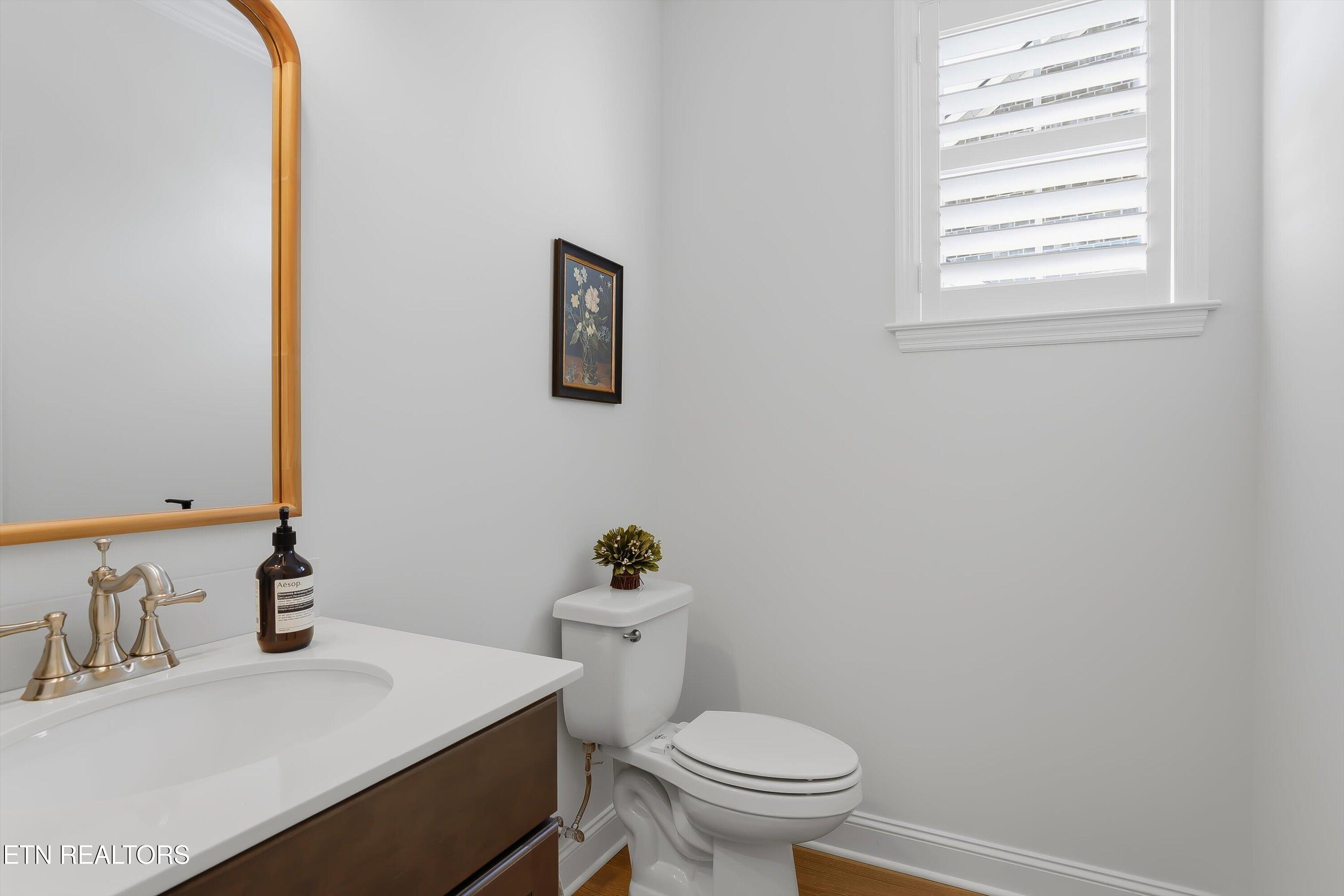 1818 English Ivy Lane Knoxville TN 37932