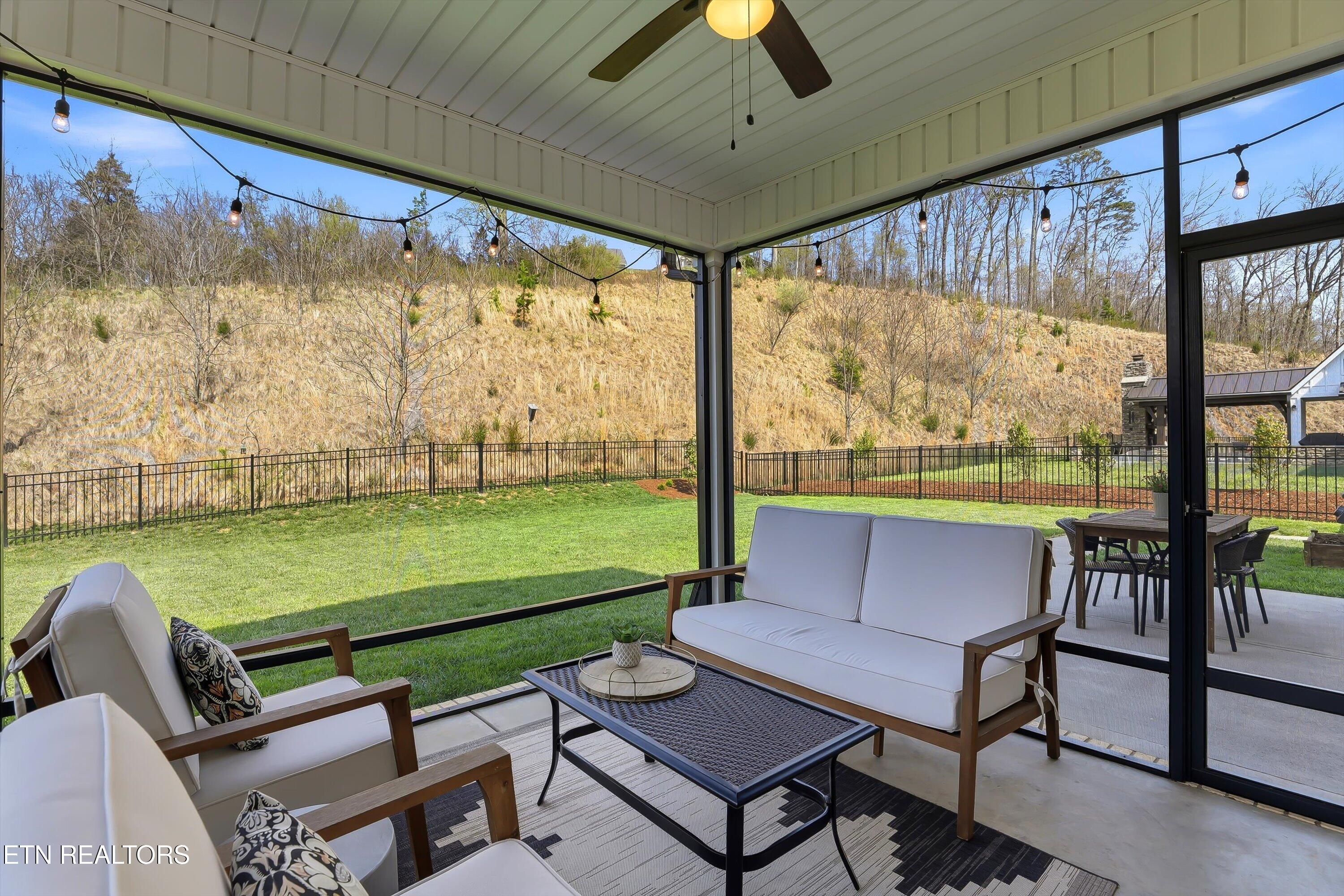 1818 English Ivy Lane Knoxville TN 37932