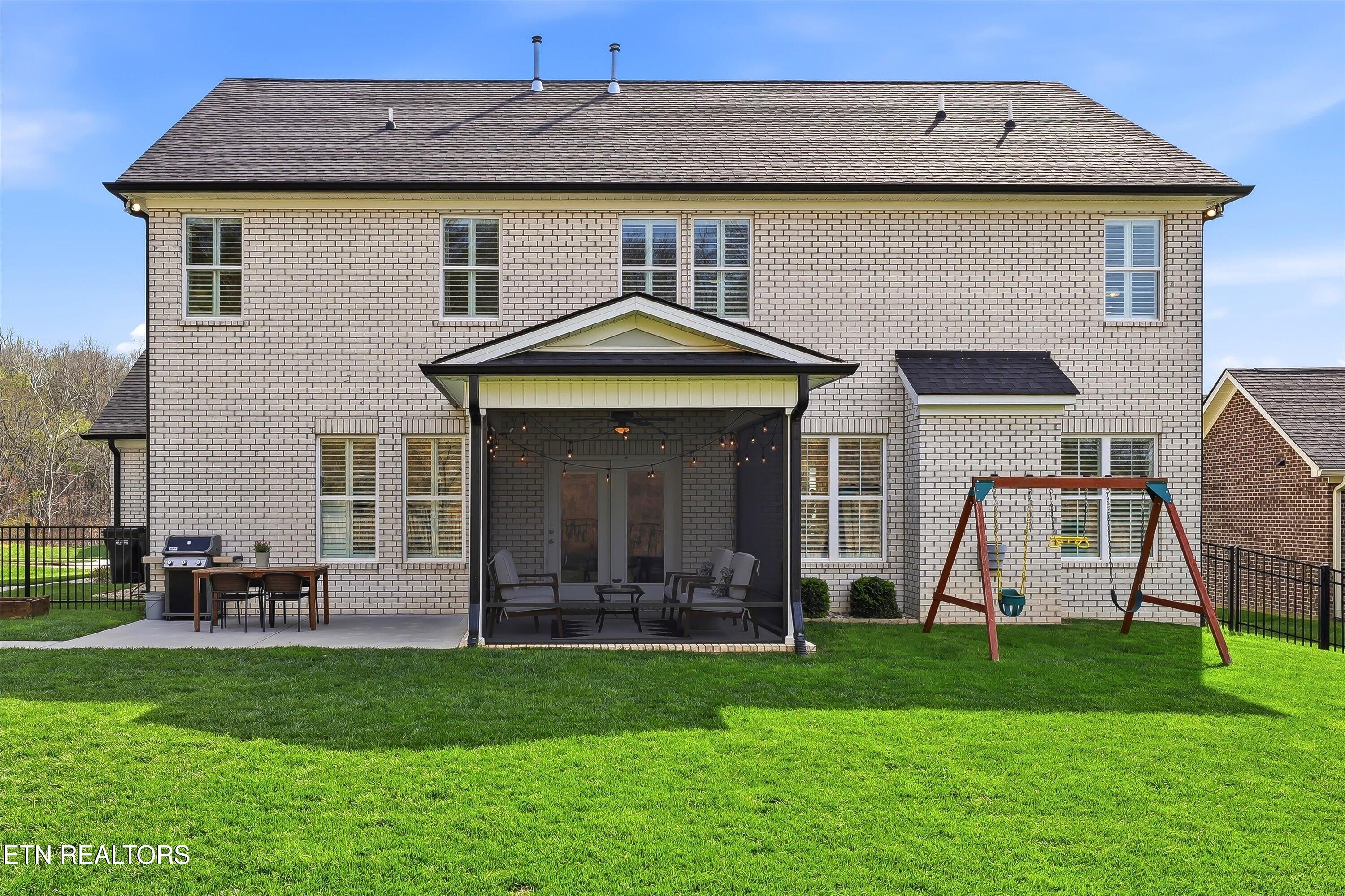 1818 English Ivy Lane Knoxville TN 37932