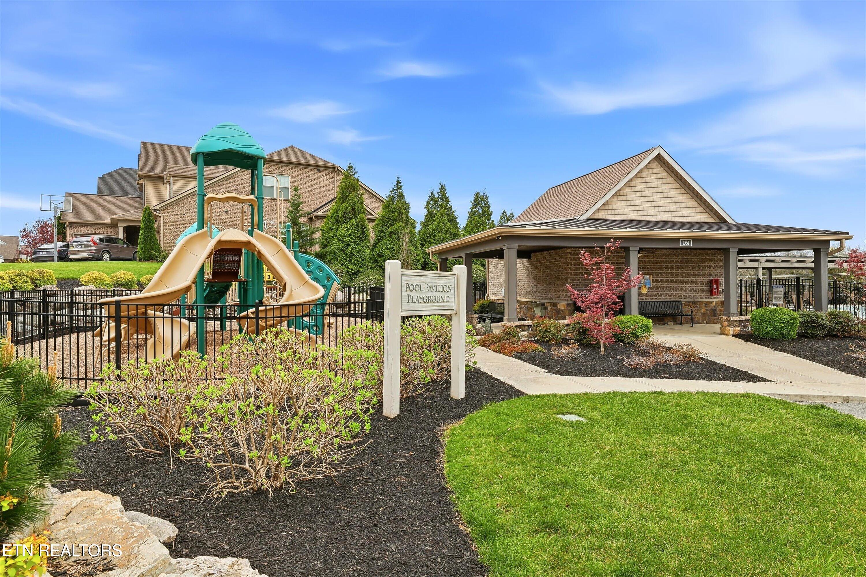 1818 English Ivy Lane Knoxville TN 37932
