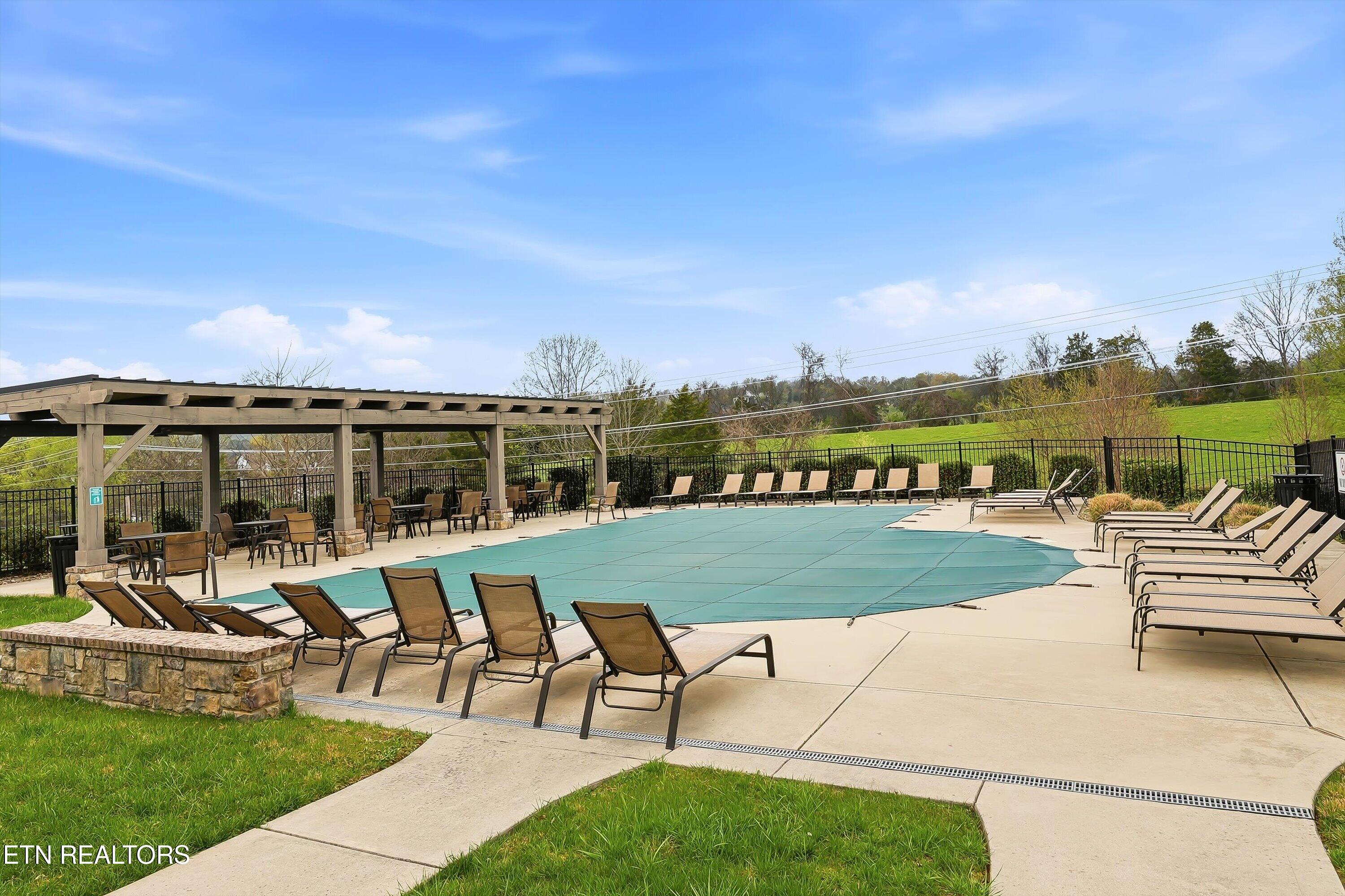 1818 English Ivy Lane Knoxville TN 37932