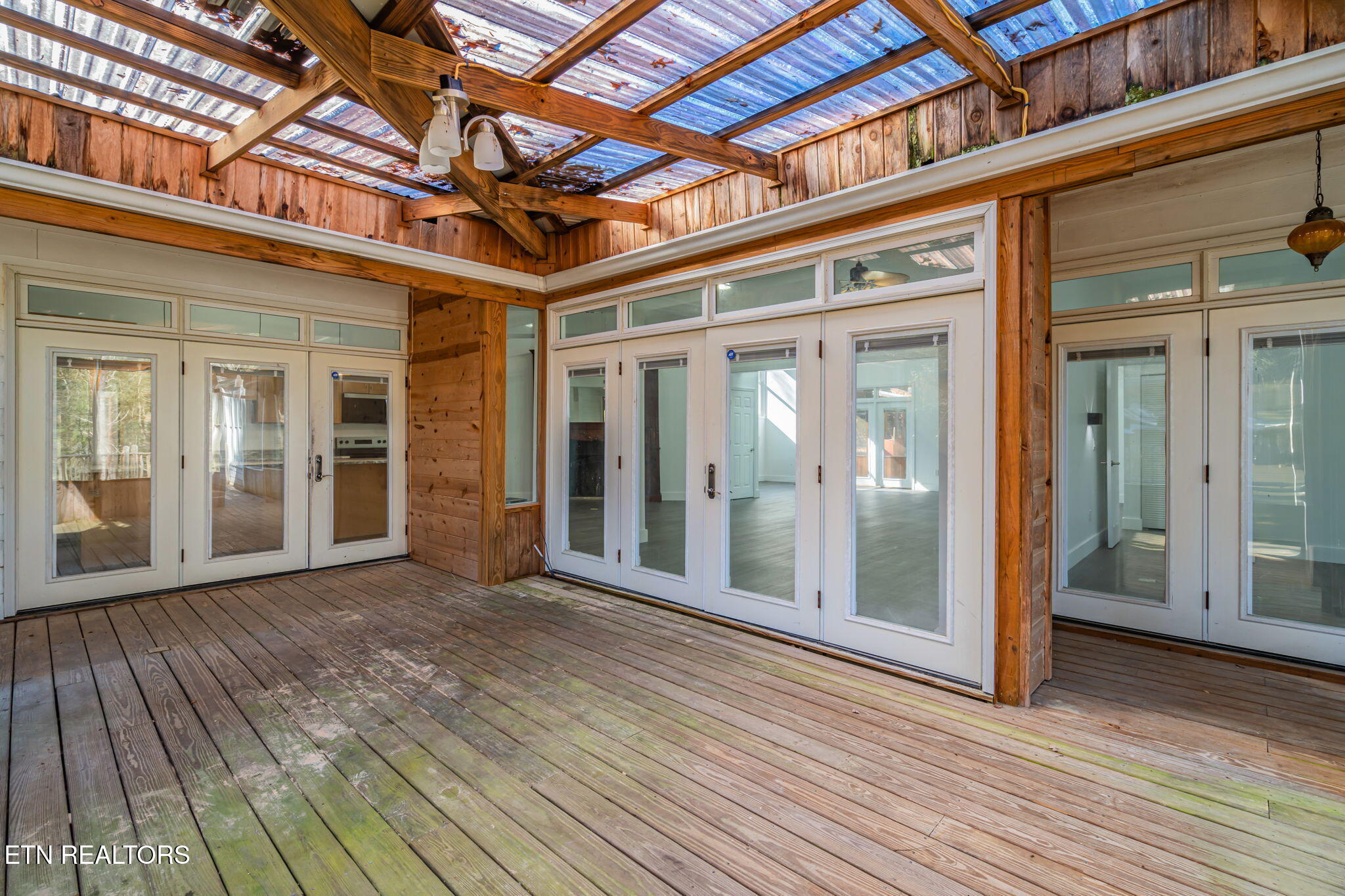 135 White Creek Court Deer Lodge TN 37726