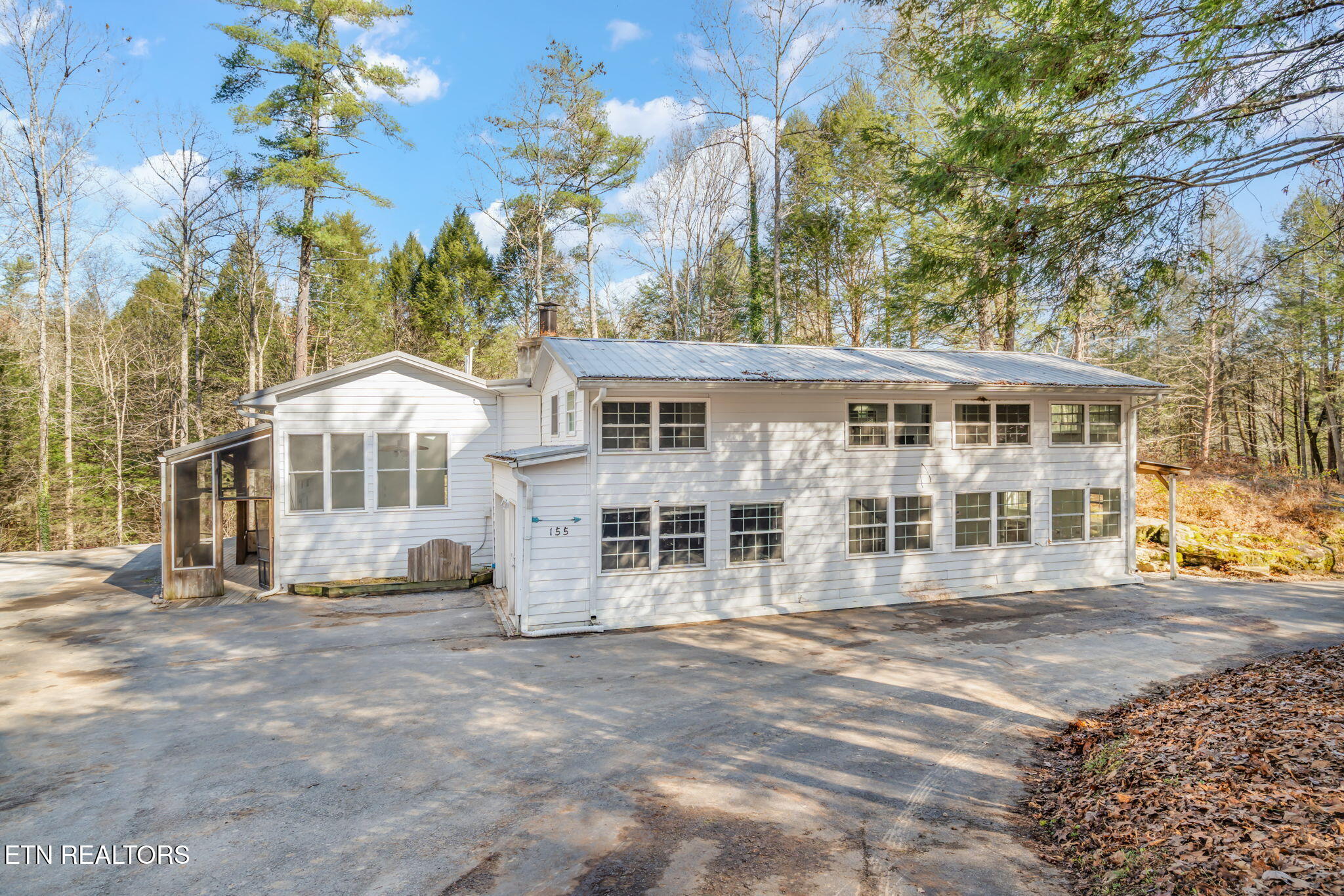 135 White Creek Court Deer Lodge TN 37726