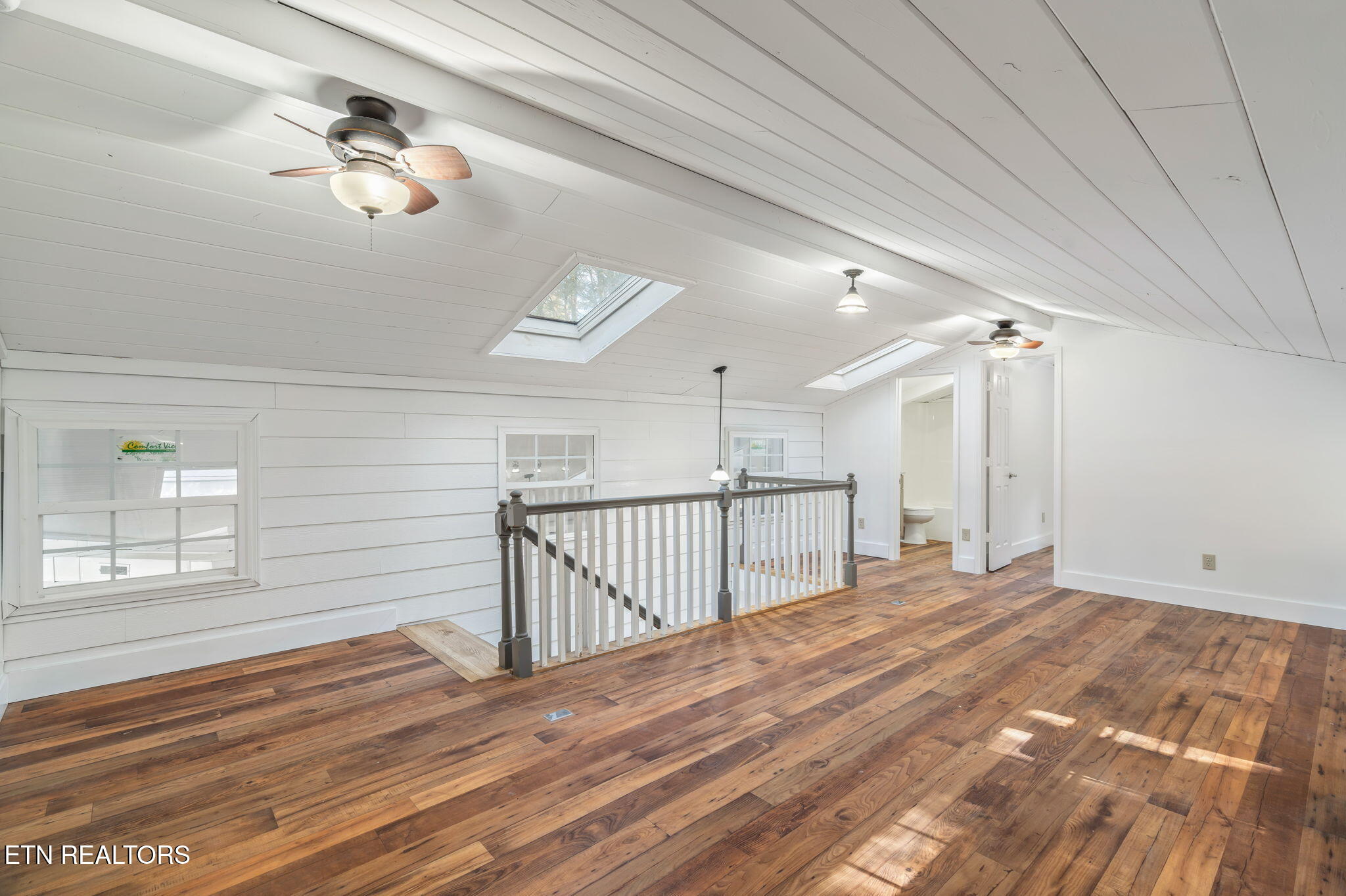 135 White Creek Court Deer Lodge TN 37726
