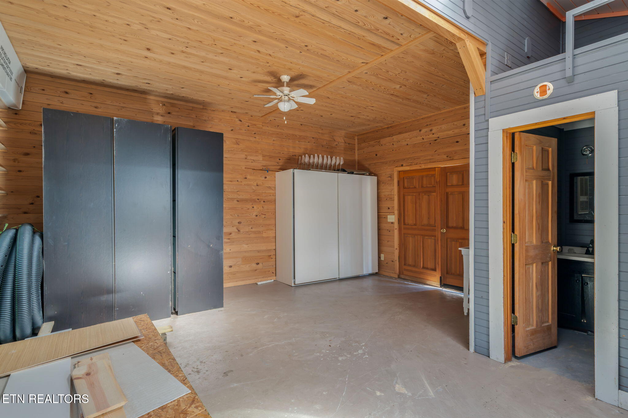 135 White Creek Court Deer Lodge TN 37726