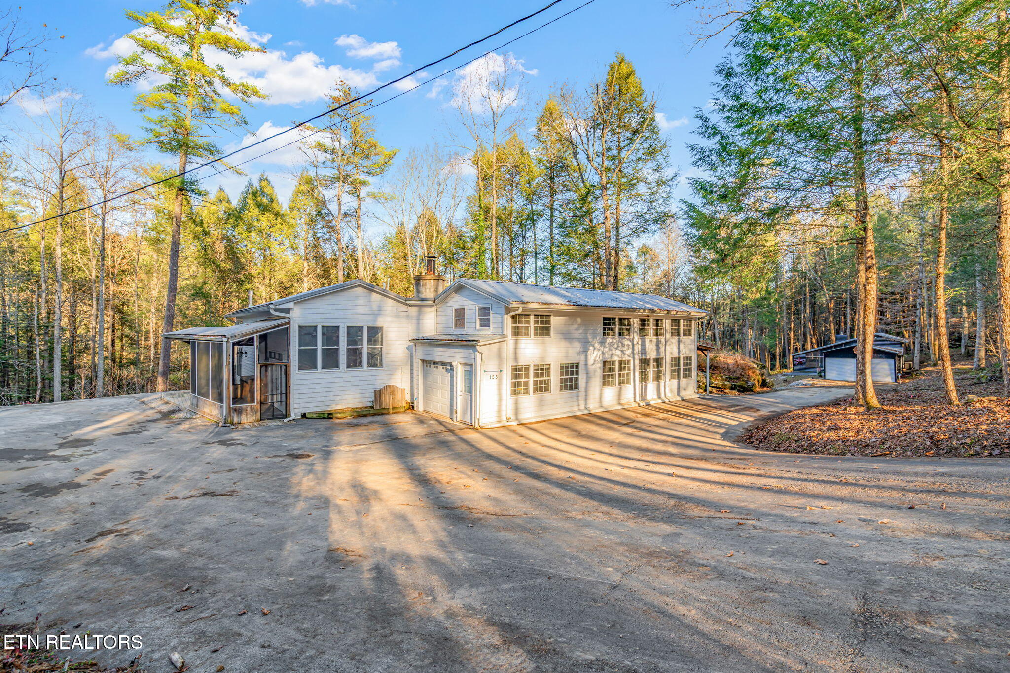 135 White Creek Court Deer Lodge TN 37726