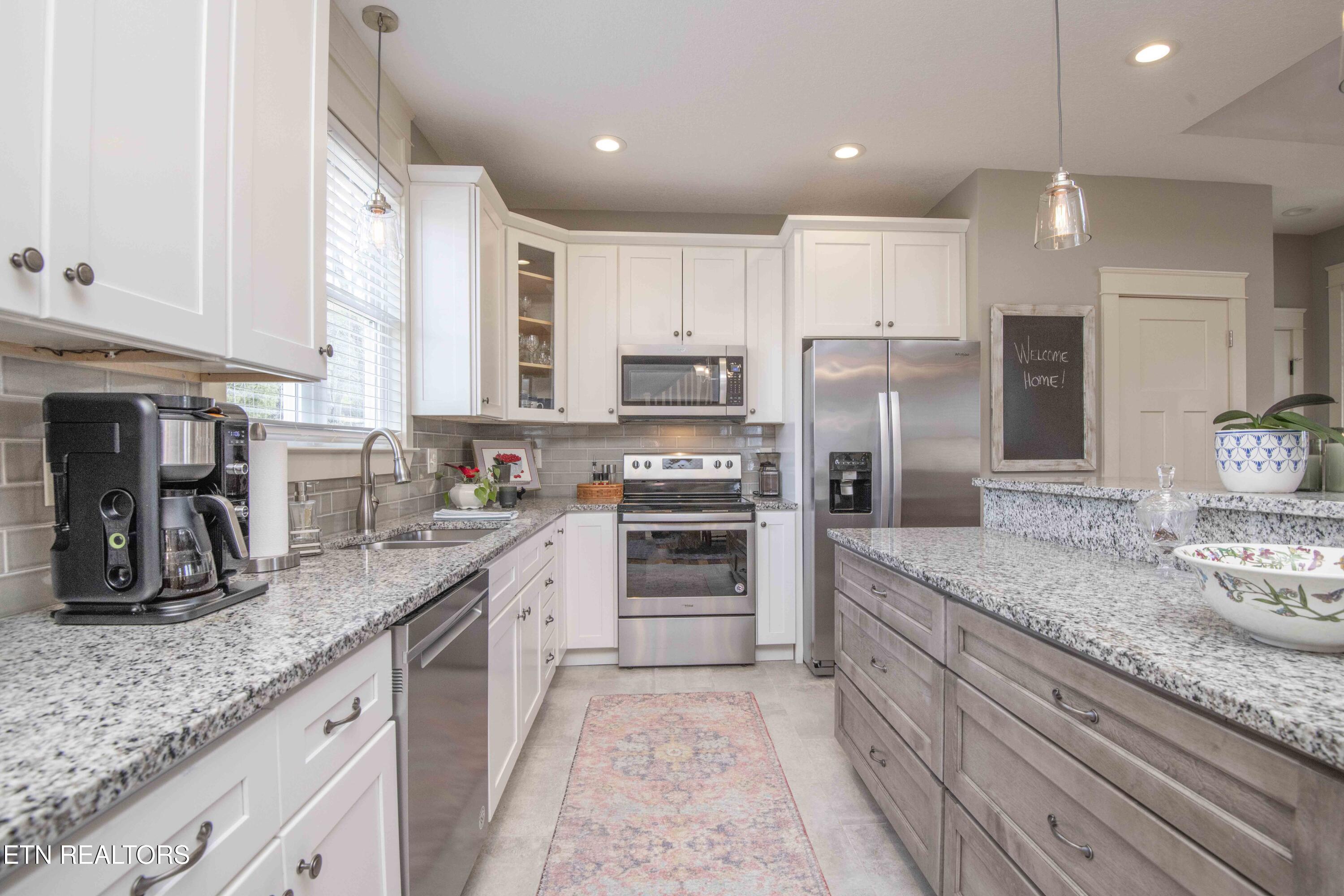 323 Lakeview Cove Drive Loudon TN 37774