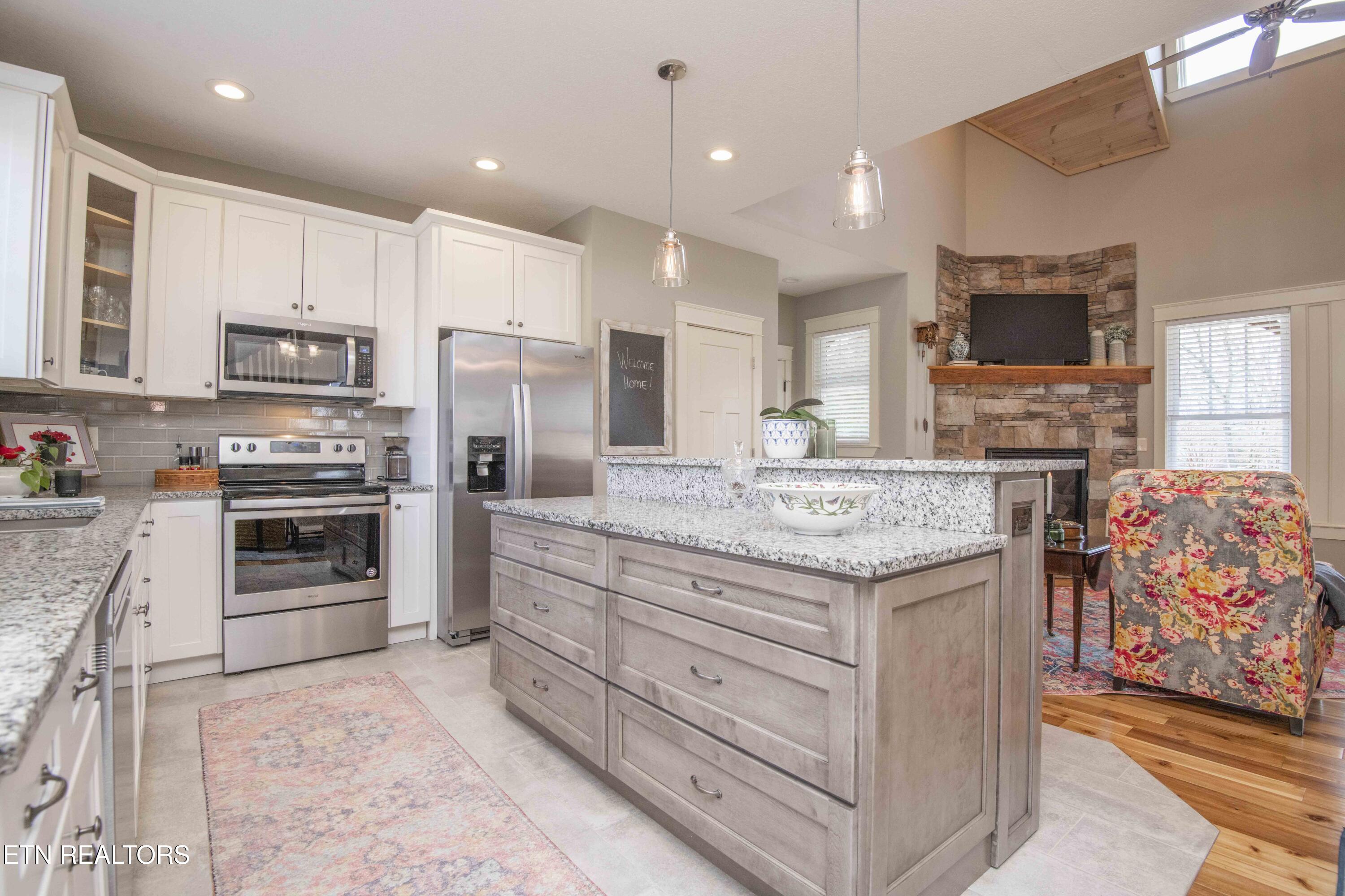 323 Lakeview Cove Drive Loudon TN 37774