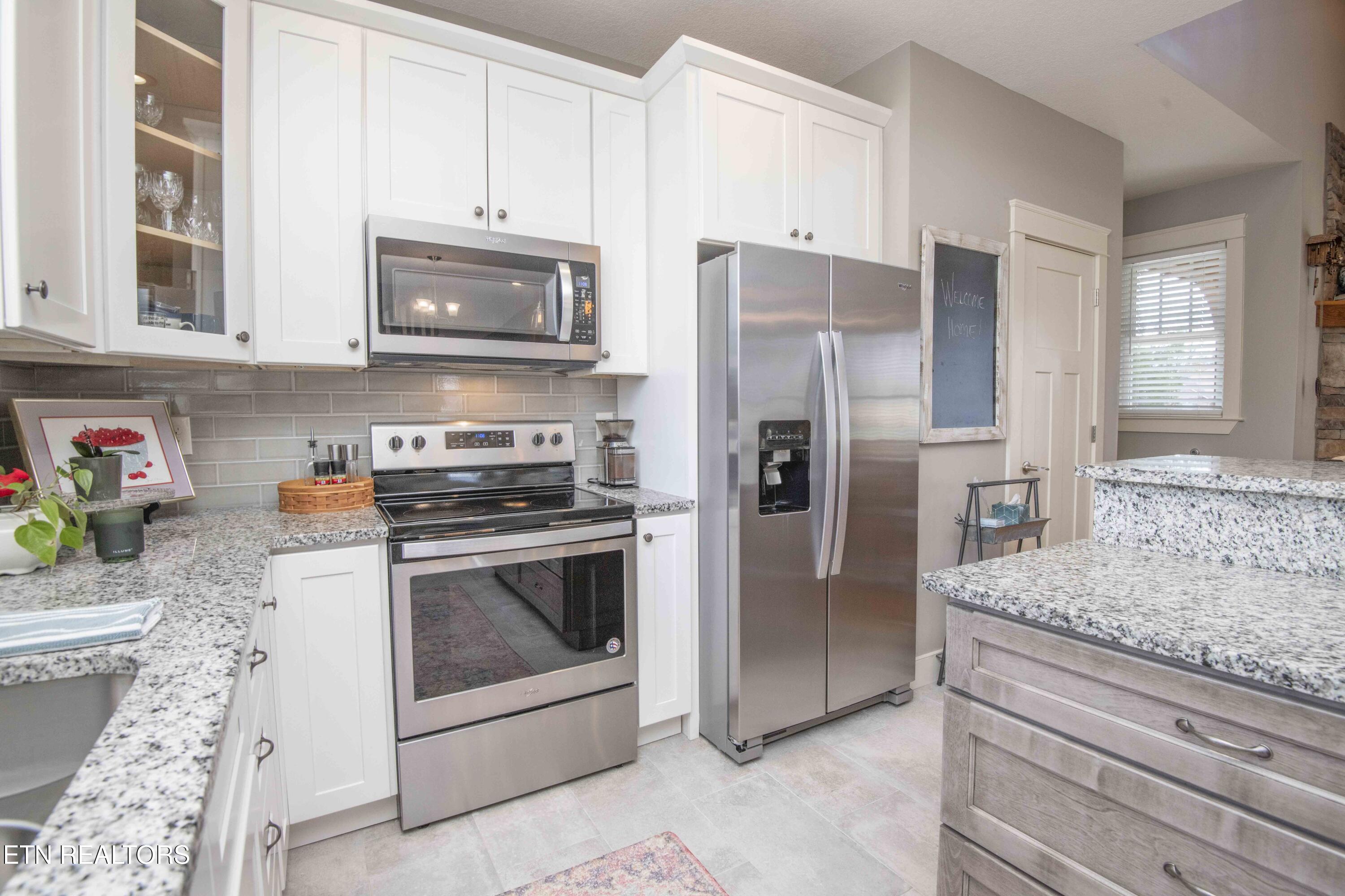 323 Lakeview Cove Drive Loudon TN 37774