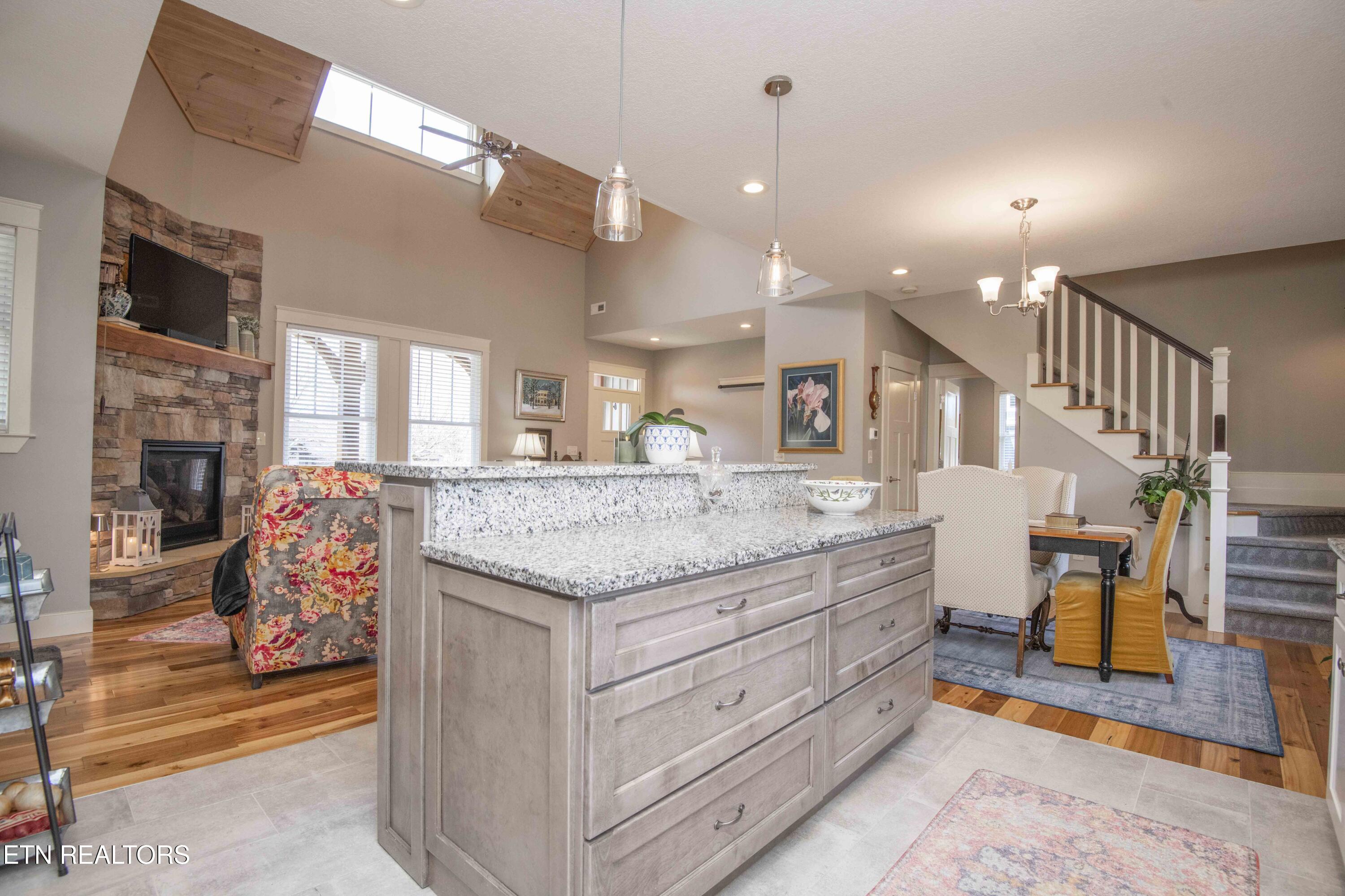 323 Lakeview Cove Drive Loudon TN 37774