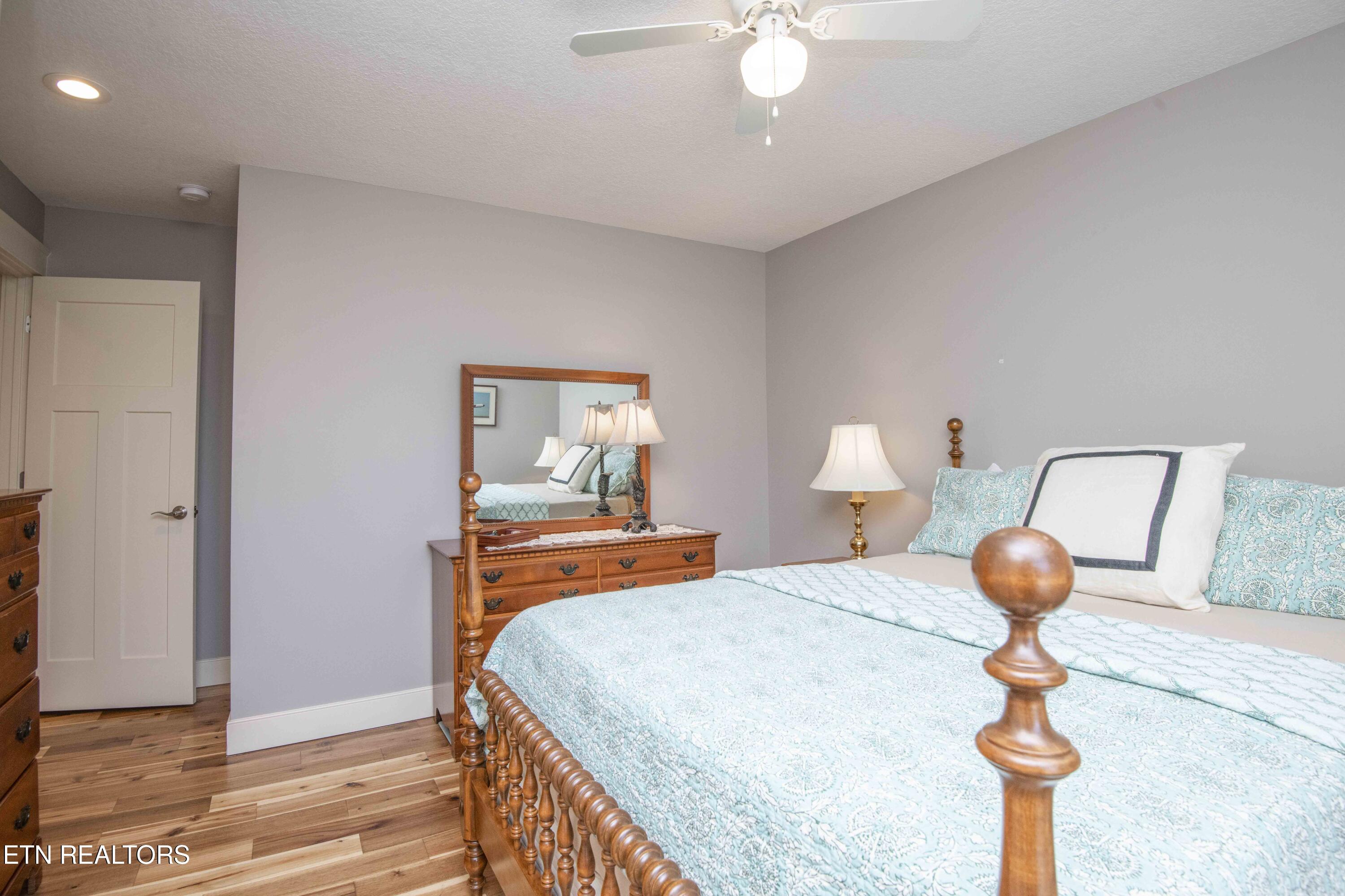 323 Lakeview Cove Drive Loudon TN 37774