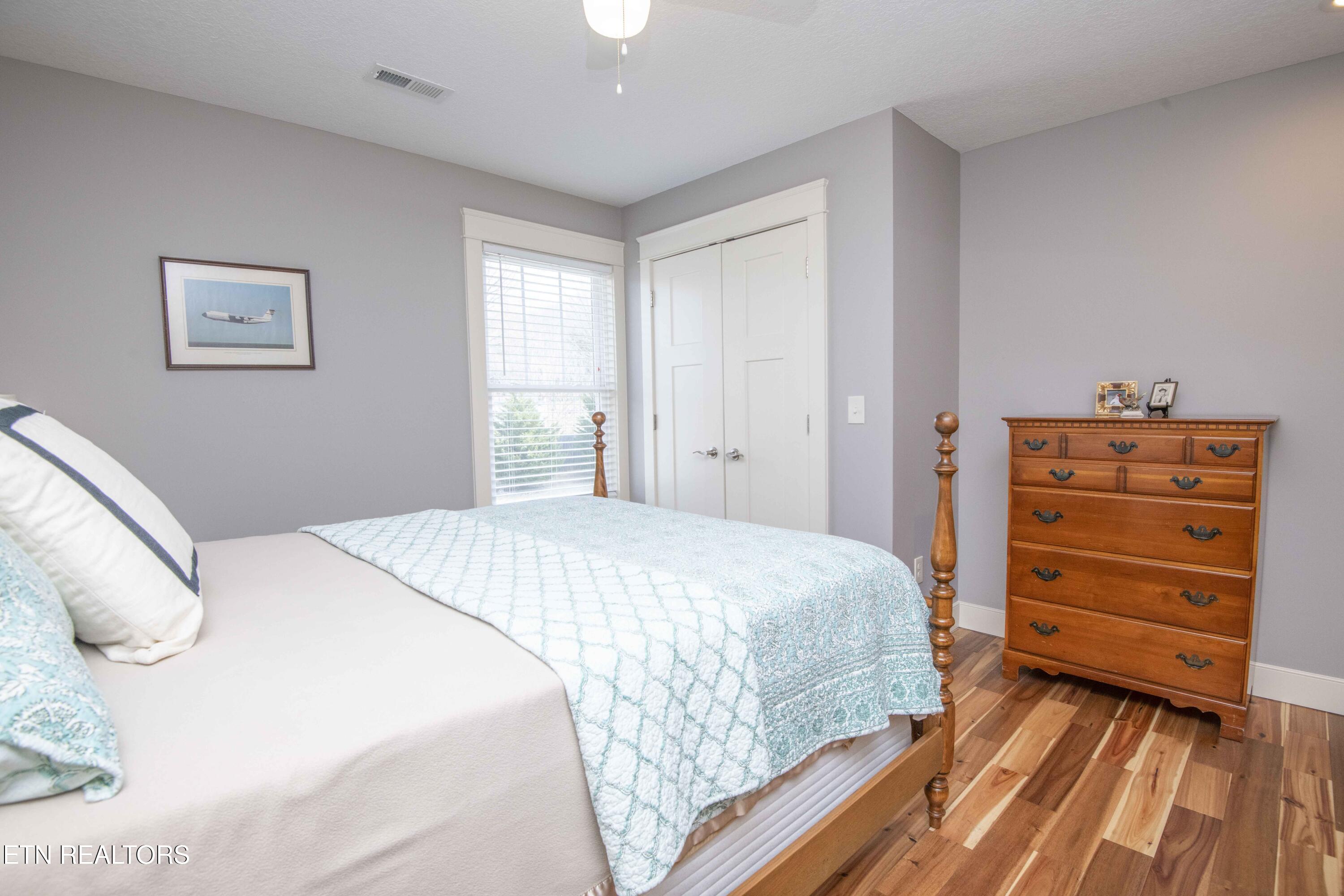 323 Lakeview Cove Drive Loudon TN 37774