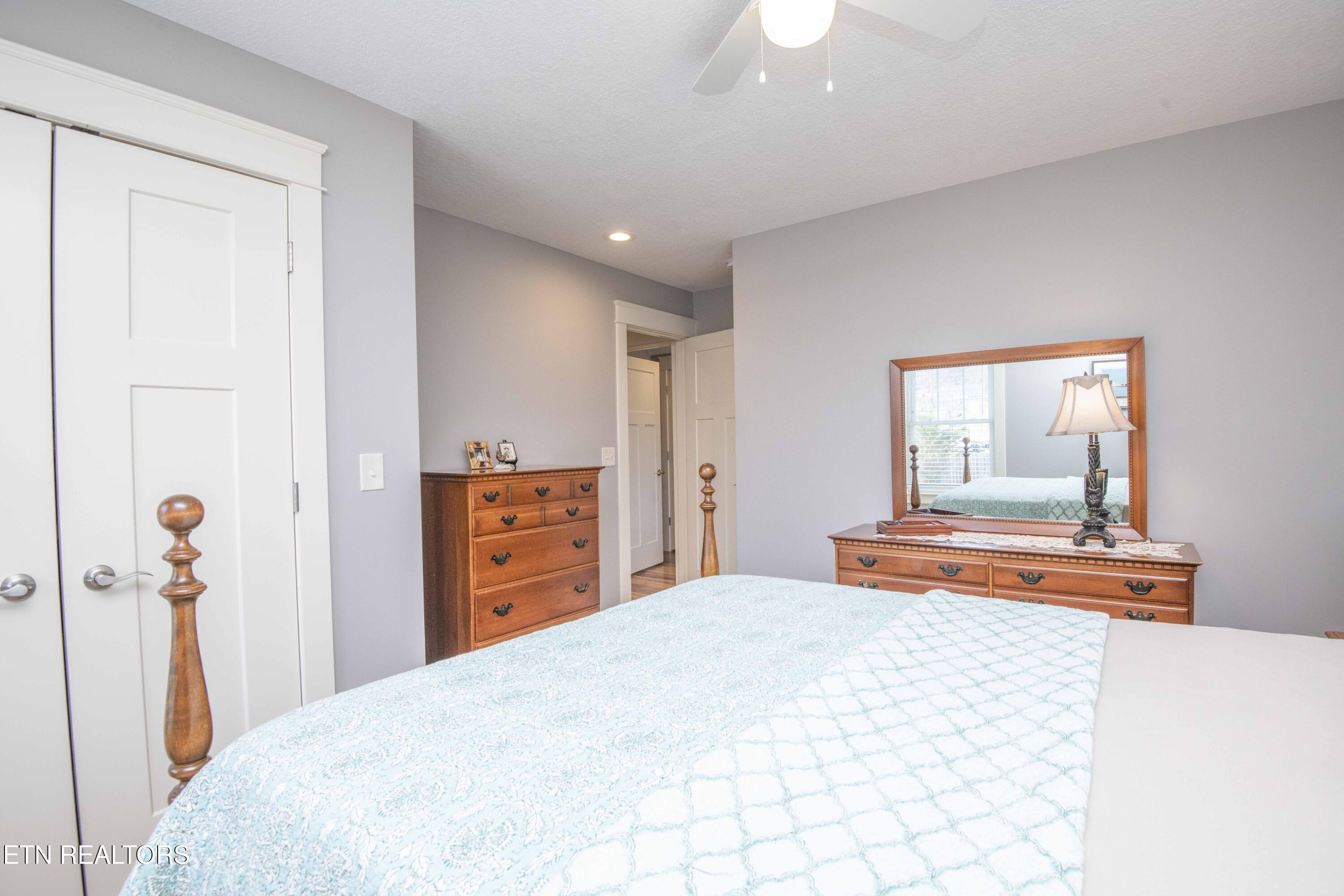 323 Lakeview Cove Drive Loudon TN 37774