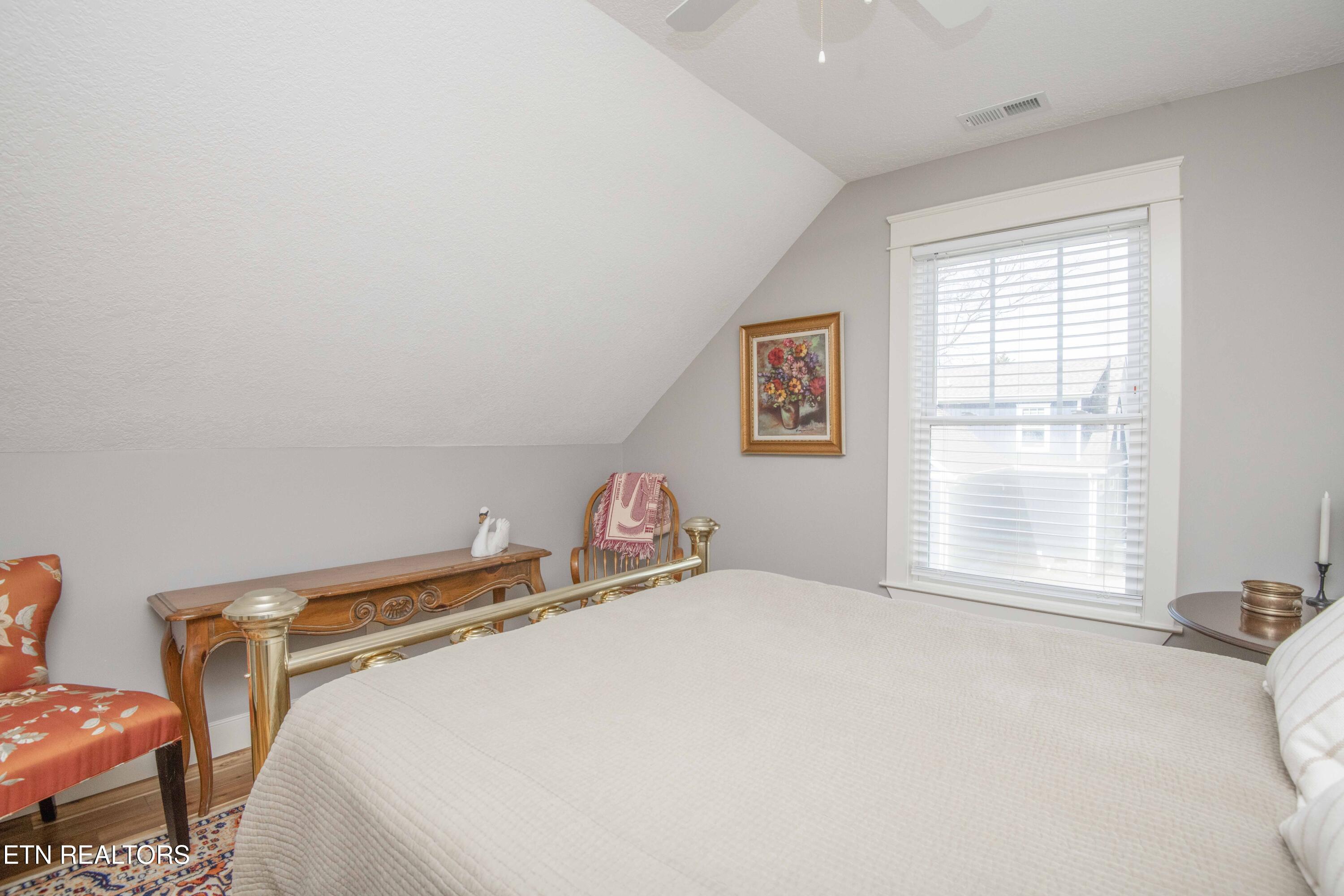 323 Lakeview Cove Drive Loudon TN 37774