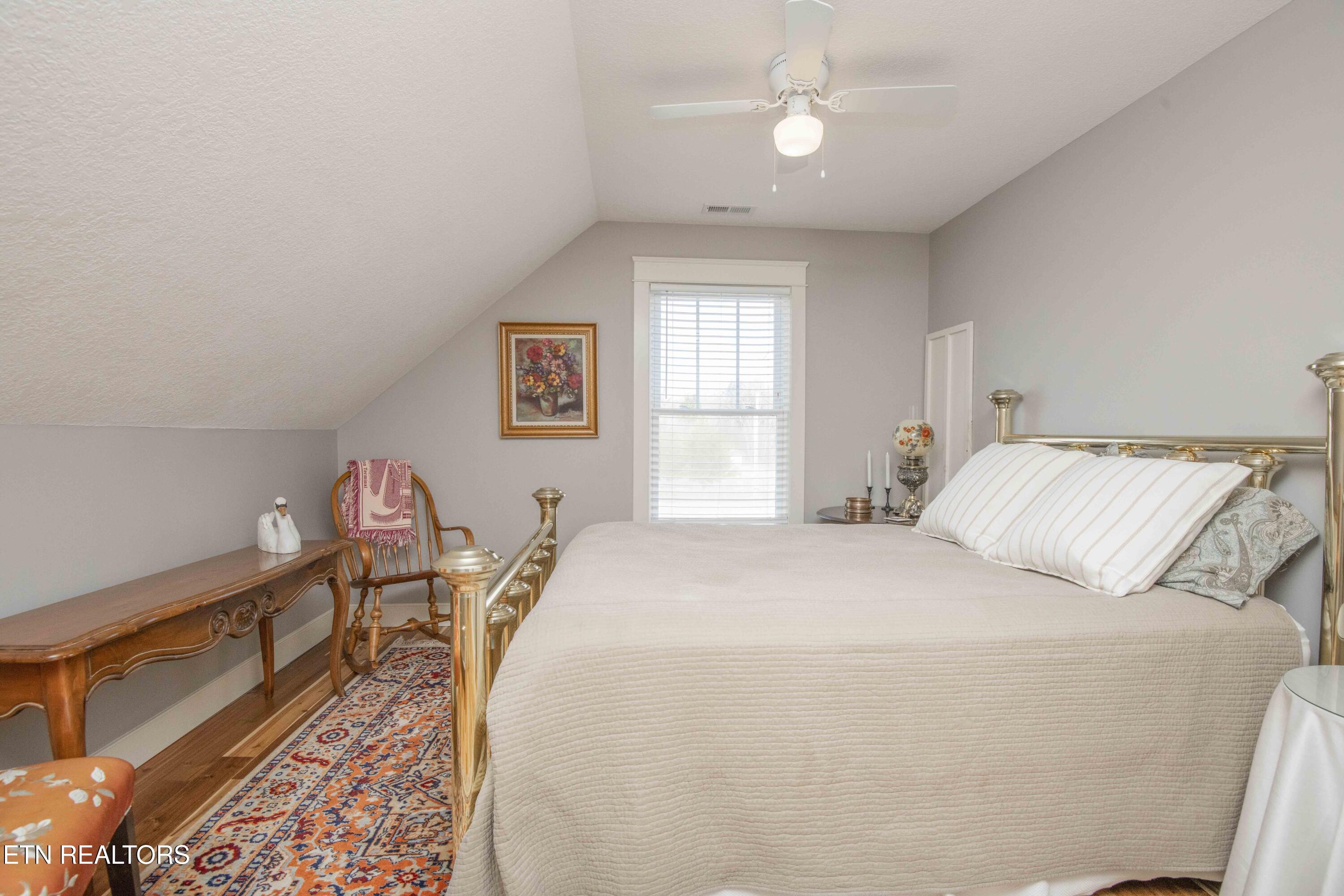 323 Lakeview Cove Drive Loudon TN 37774