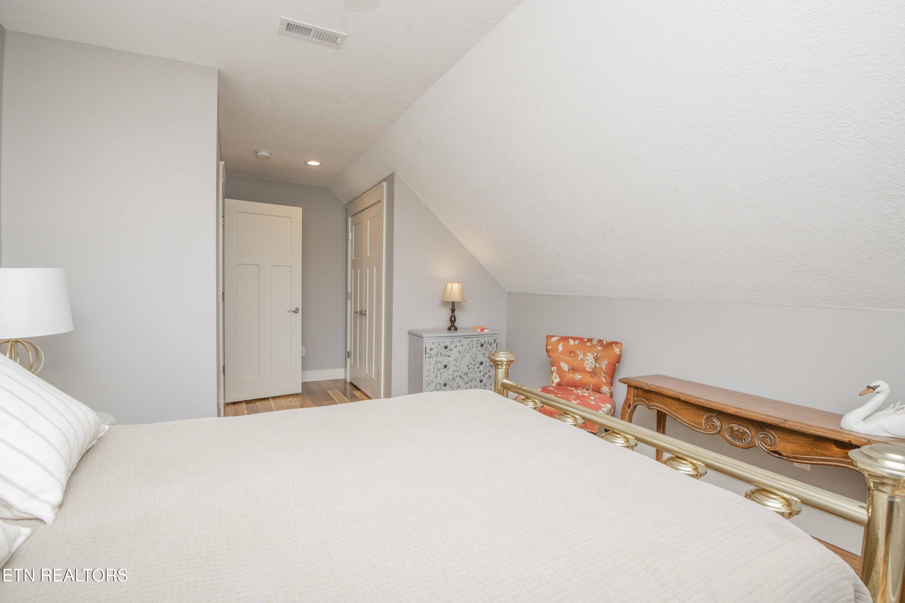 323 Lakeview Cove Drive Loudon TN 37774
