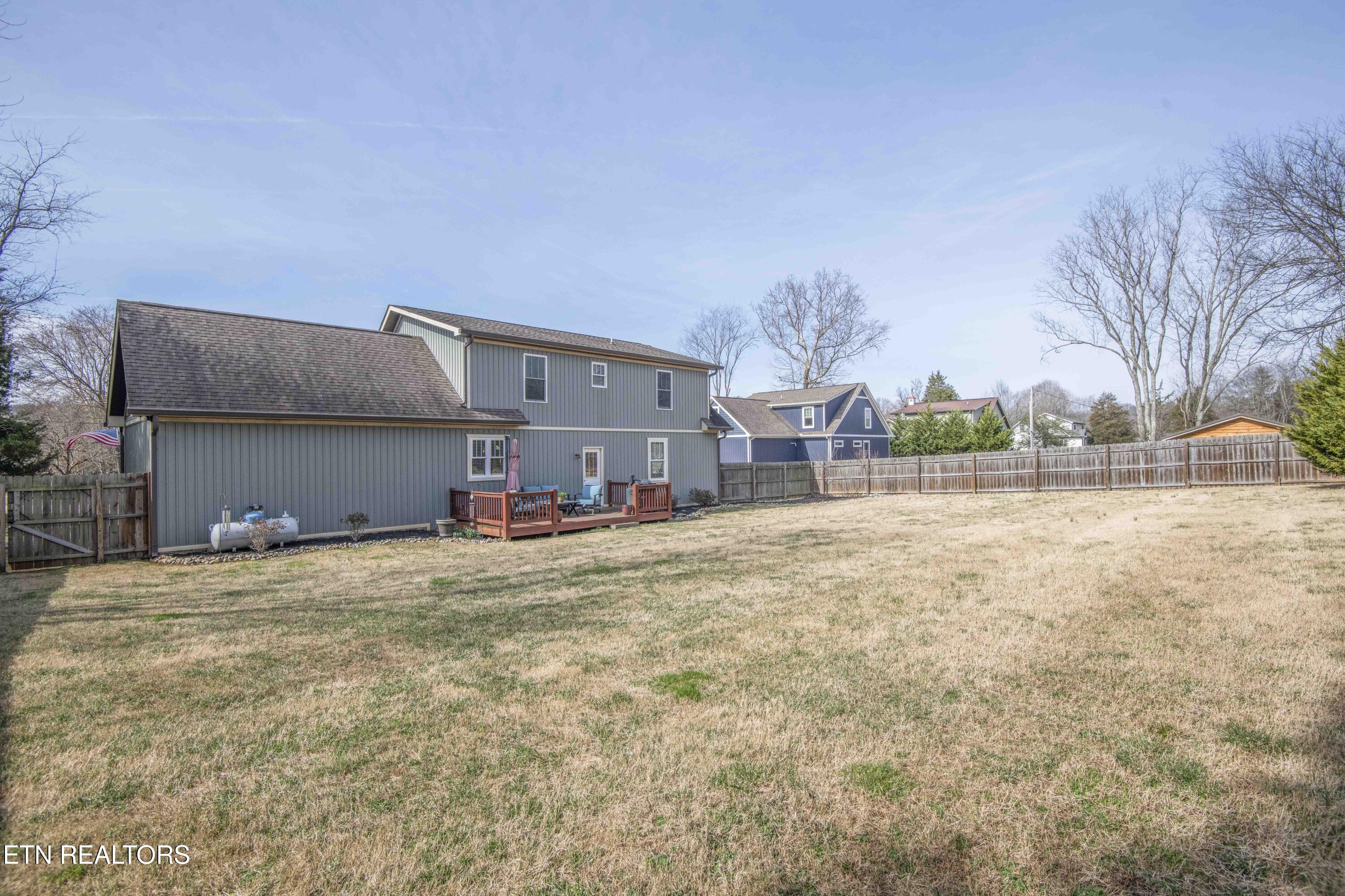 323 Lakeview Cove Drive Loudon TN 37774