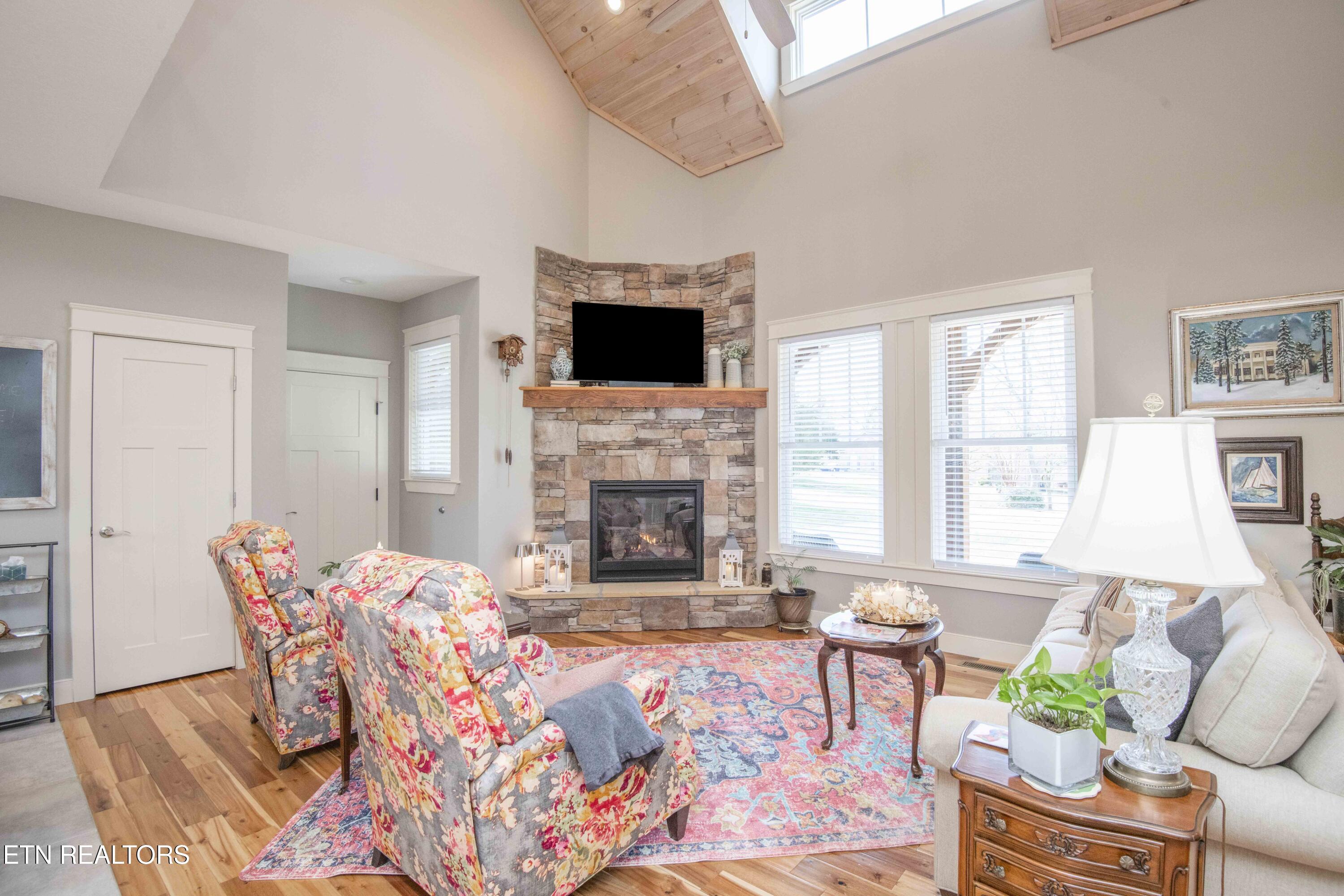 323 Lakeview Cove Drive Loudon TN 37774