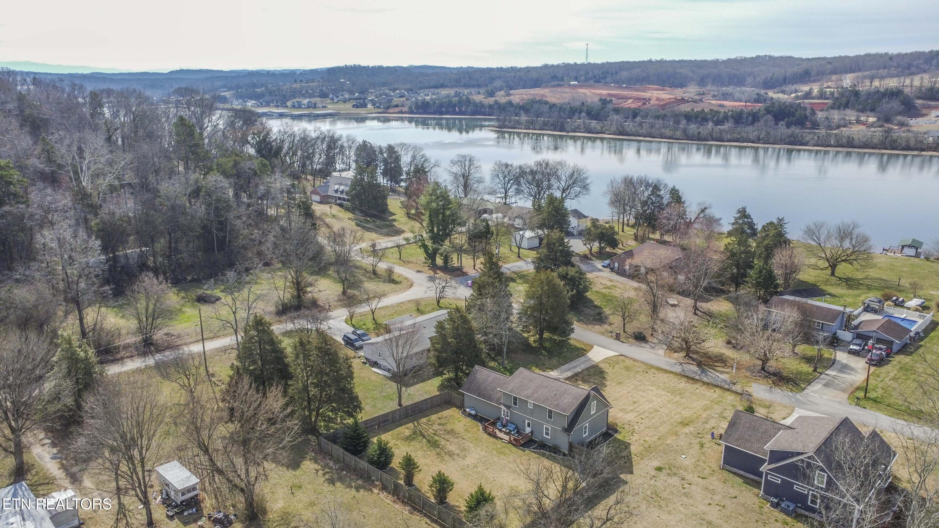 323 Lakeview Cove Drive Loudon TN 37774