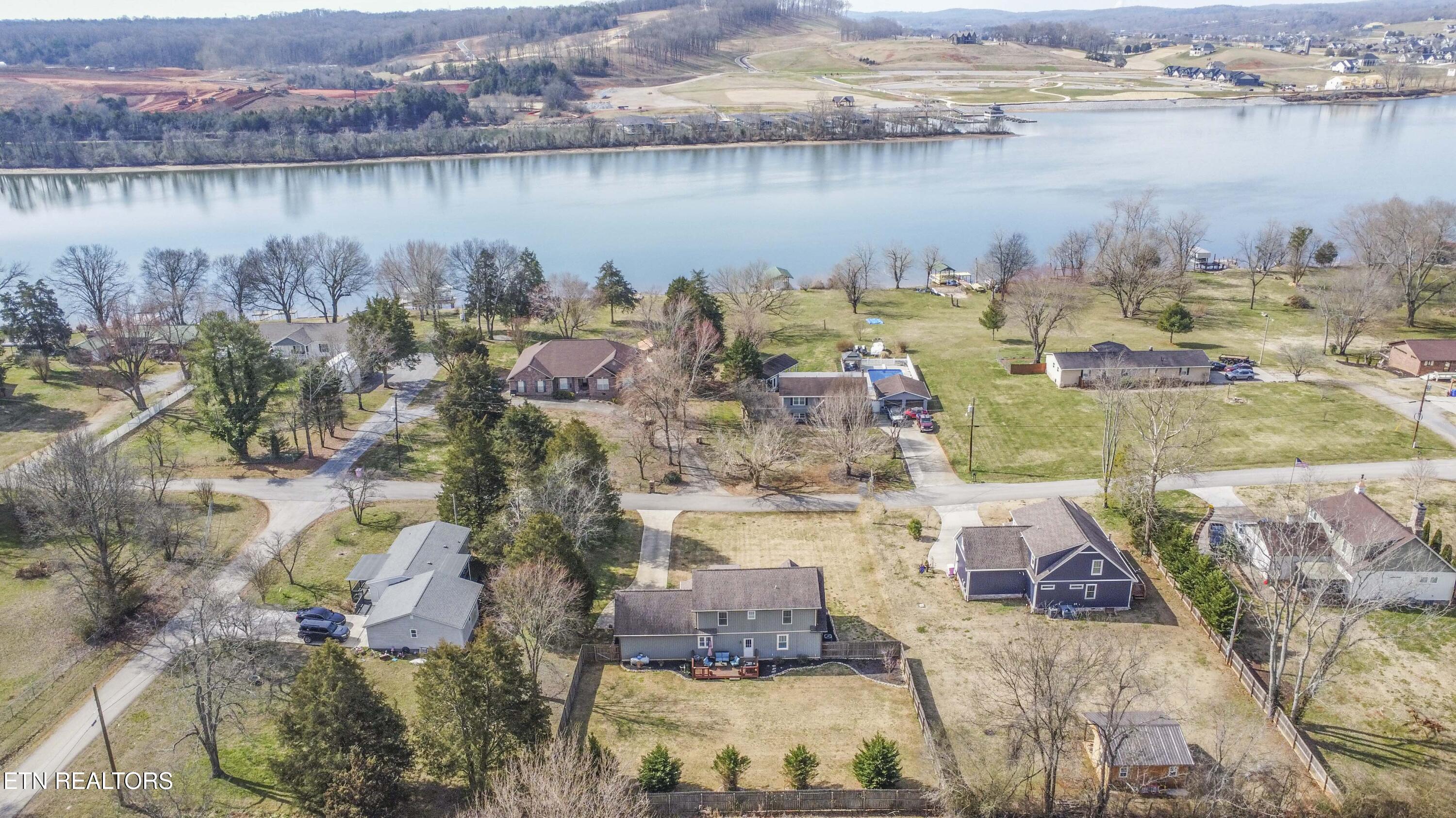 323 Lakeview Cove Drive Loudon TN 37774
