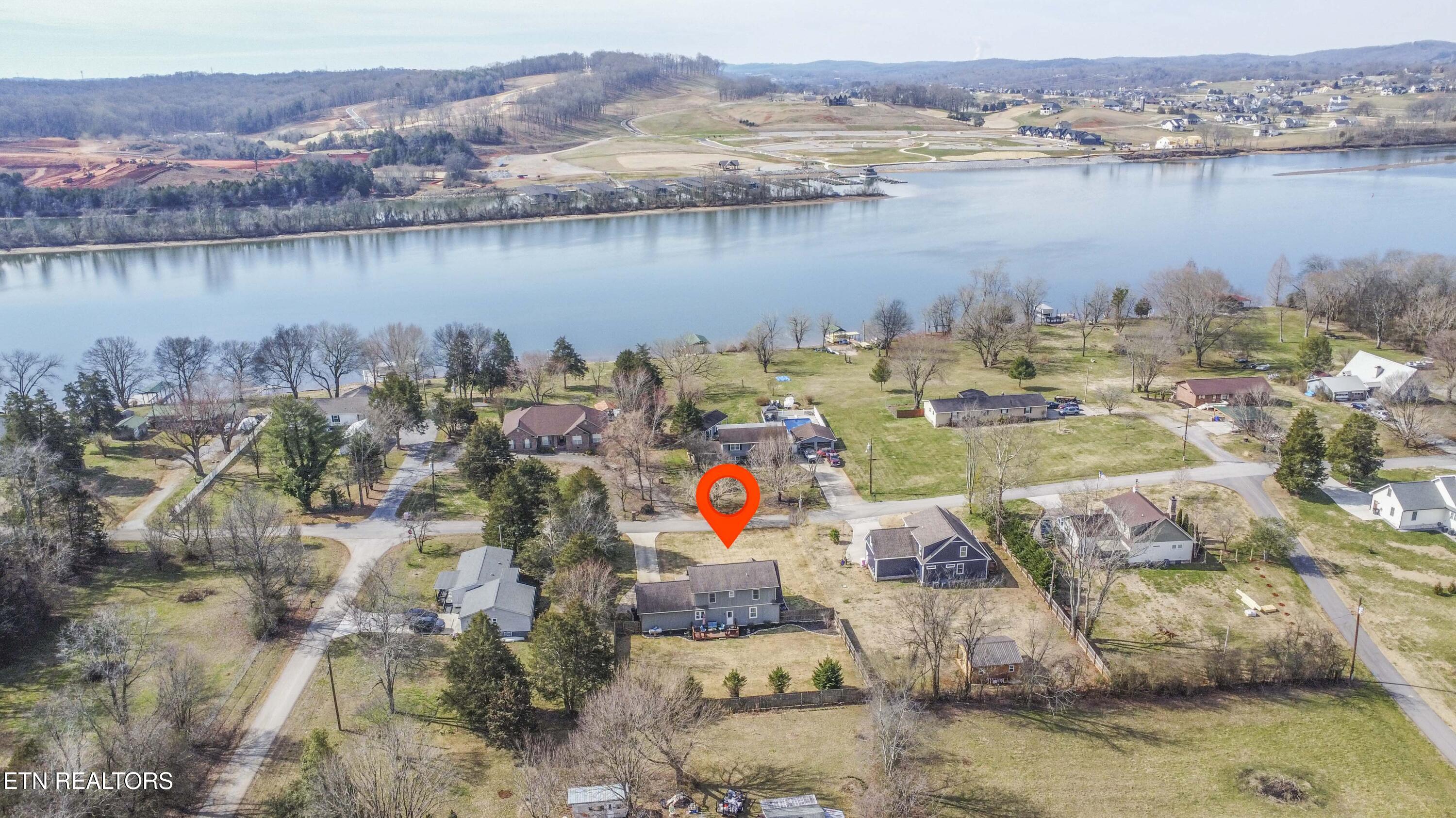 323 Lakeview Cove Drive Loudon TN 37774