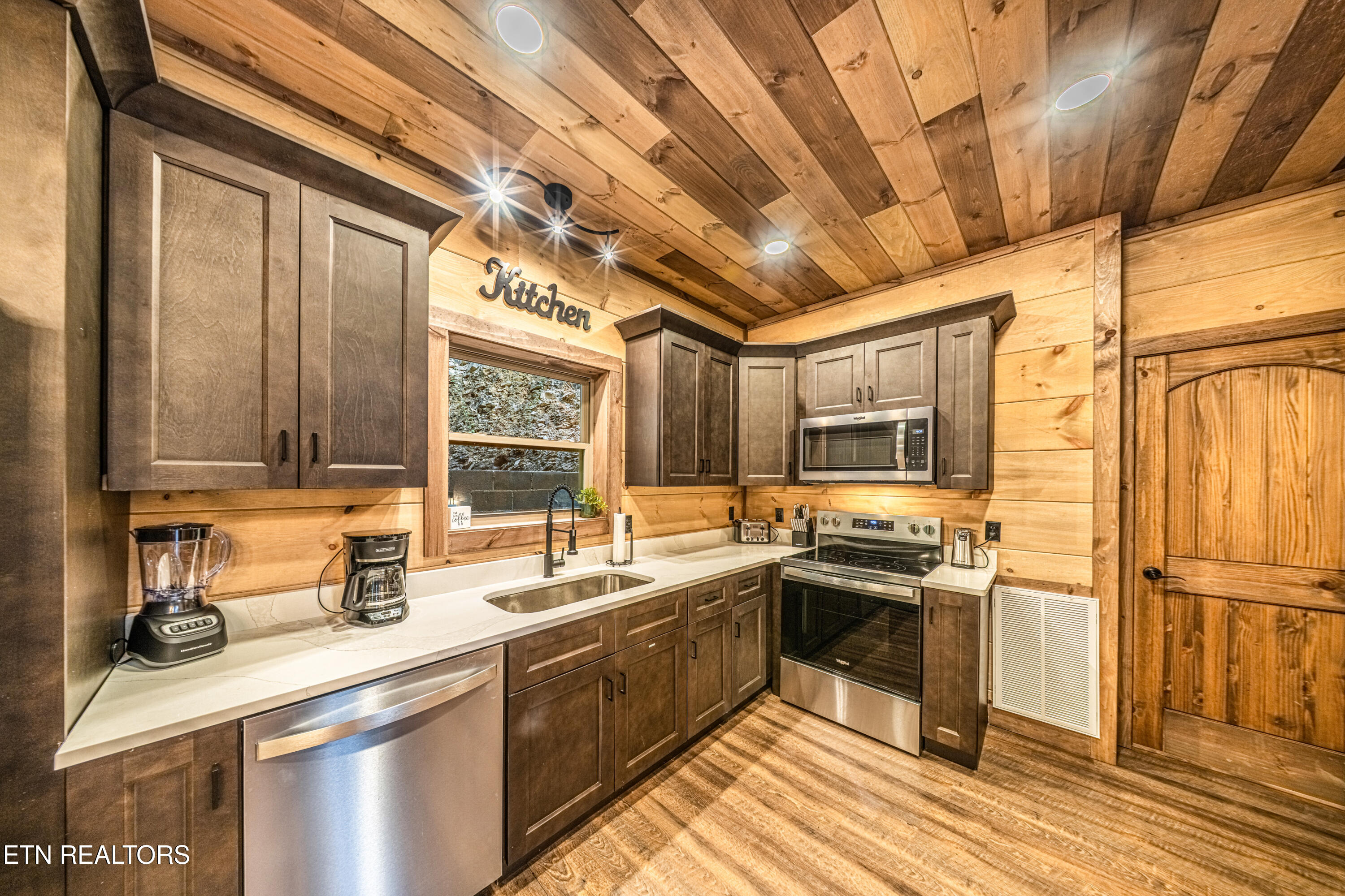 3210 Pine Way Pigeon Forge TN 37863