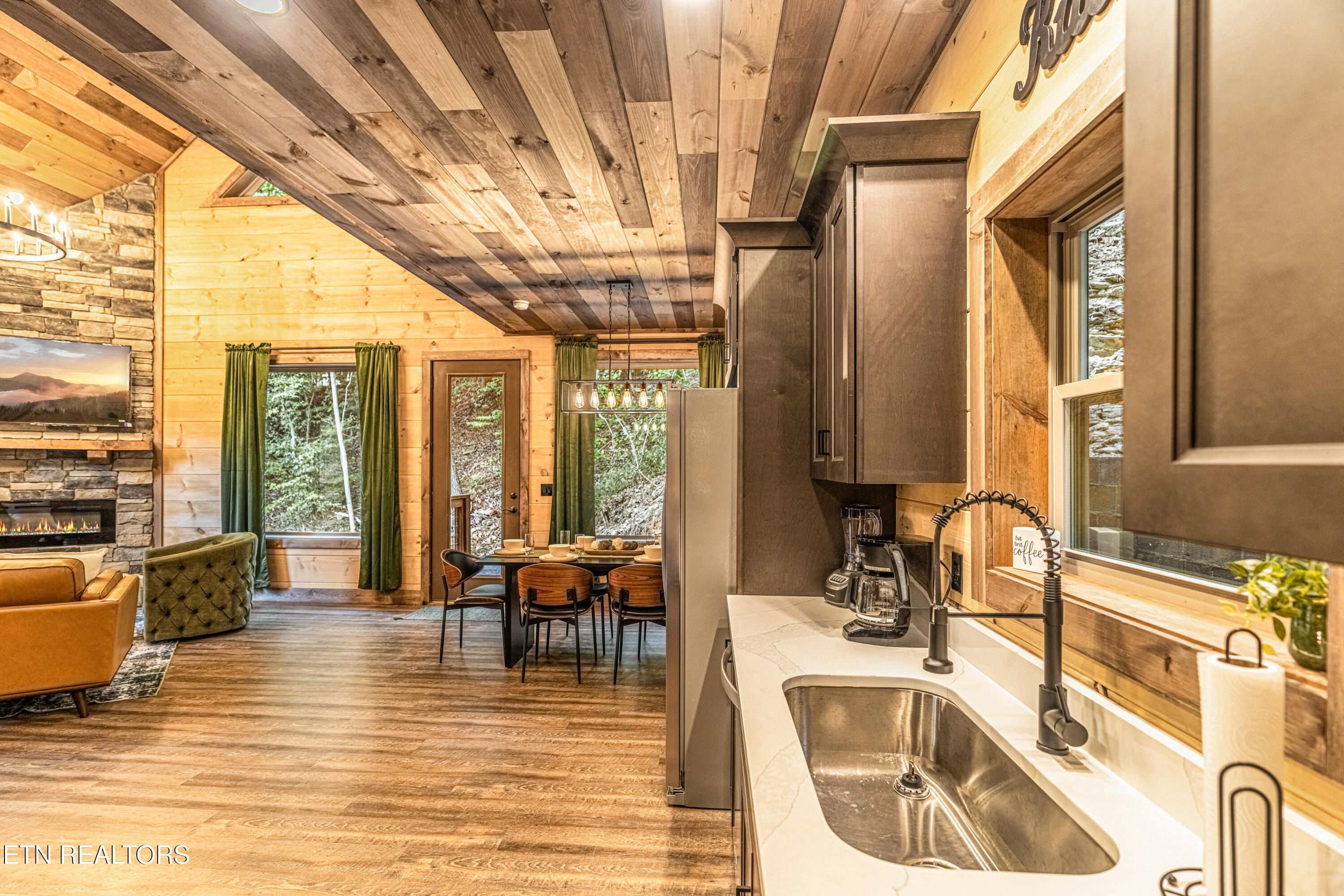 3210 Pine Way Pigeon Forge TN 37863