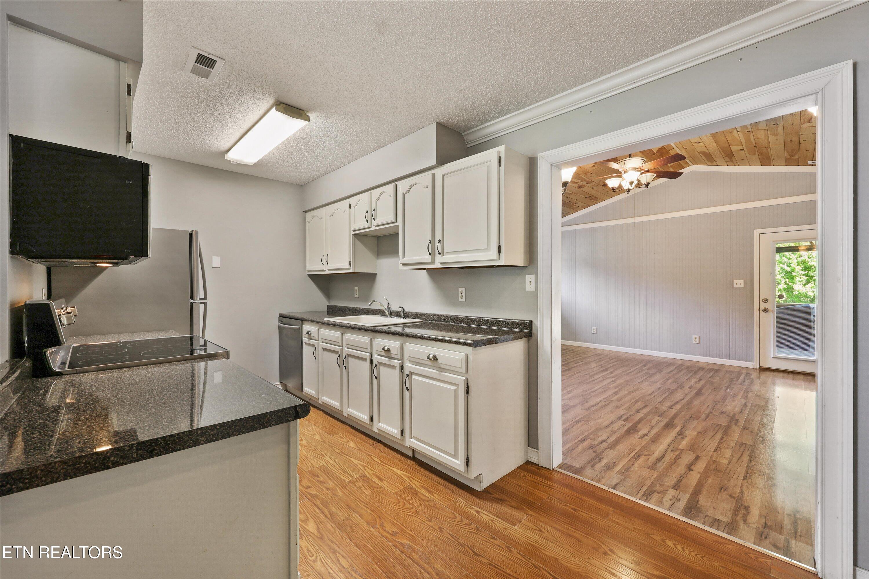 2403 Maple Drive Knoxville TN 37918