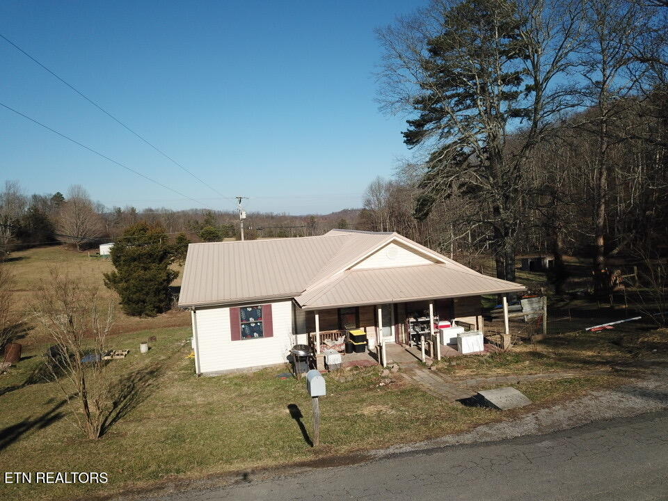 1364 Happy Top Road Grandview TN 37337