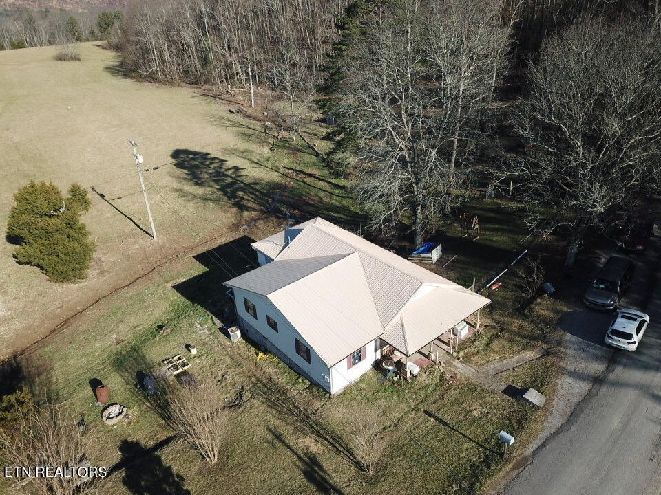 1364 Happy Top Road Grandview TN 37337
