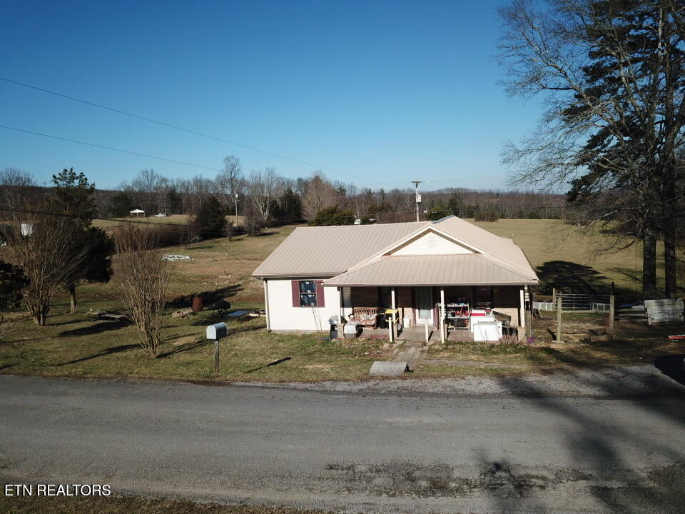 1364 Happy Top Road Grandview TN 37337