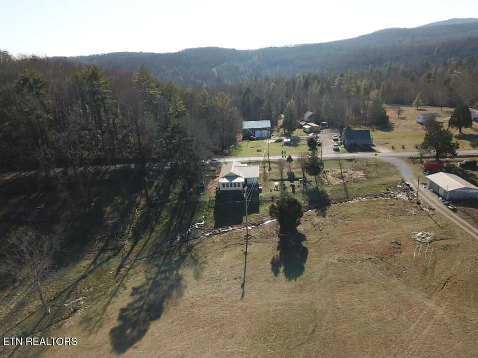 1364 Happy Top Road Grandview TN 37337